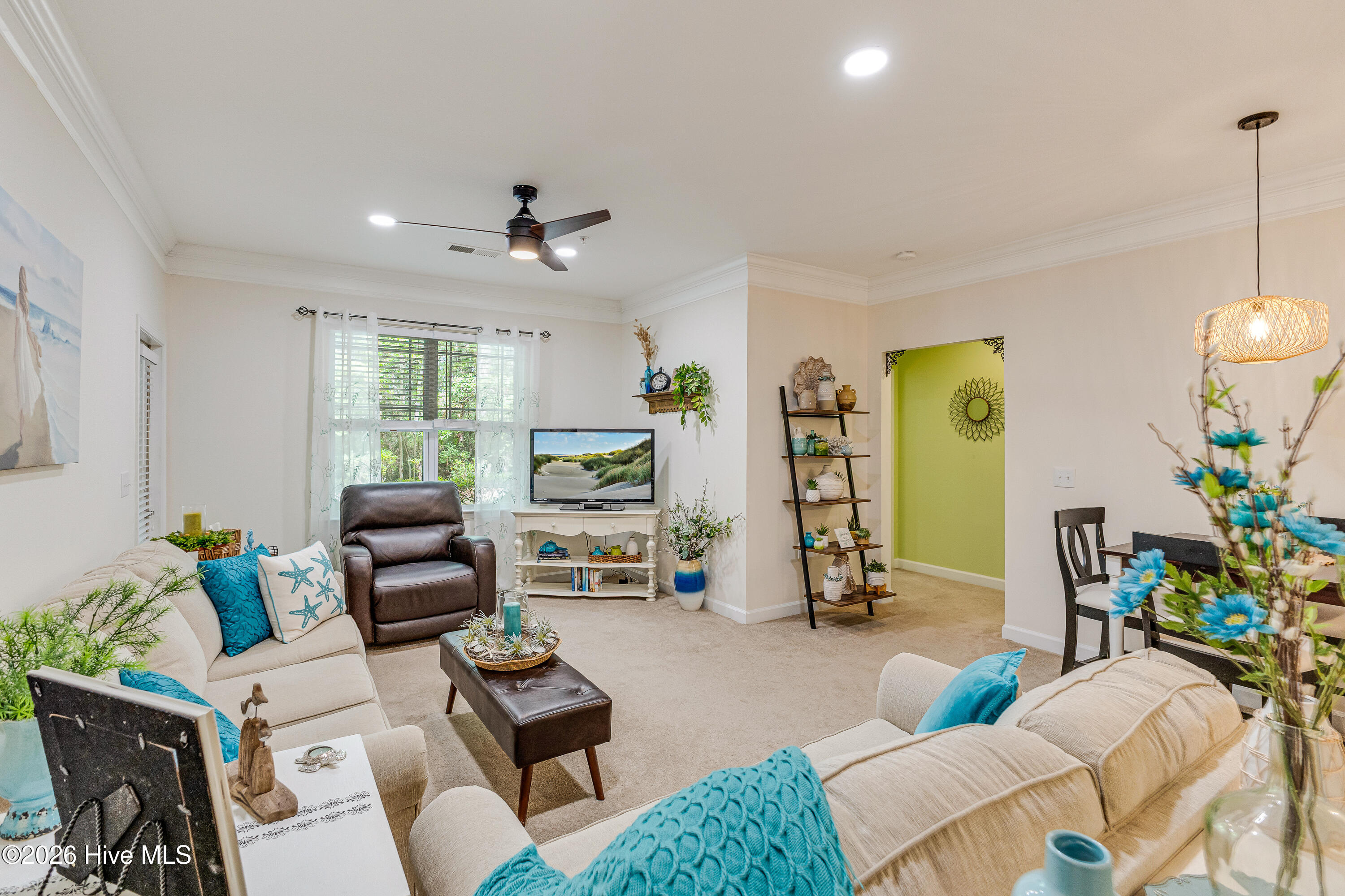 100555725 | Photo 14