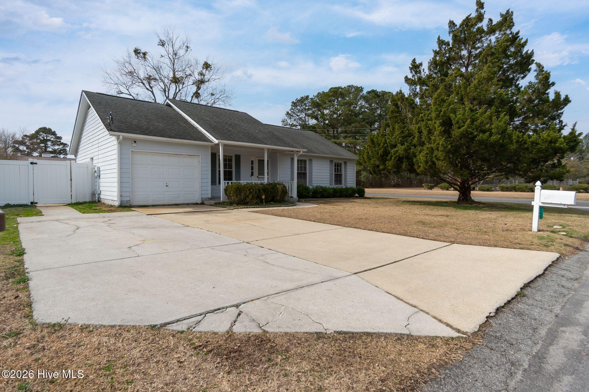 300 Quail Ridge Road, Jacksonville, NC, 28546