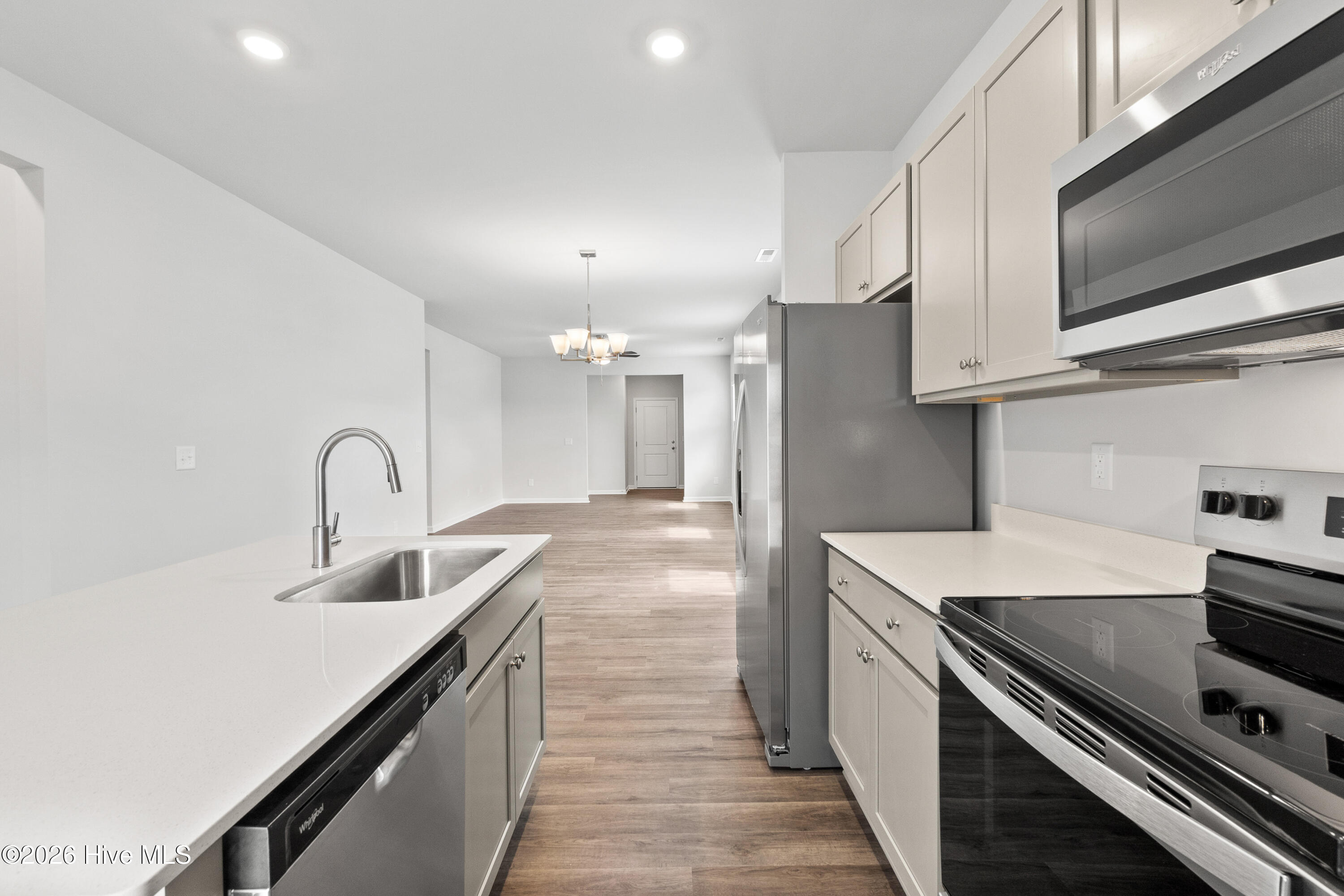 100561846 | Photo 14