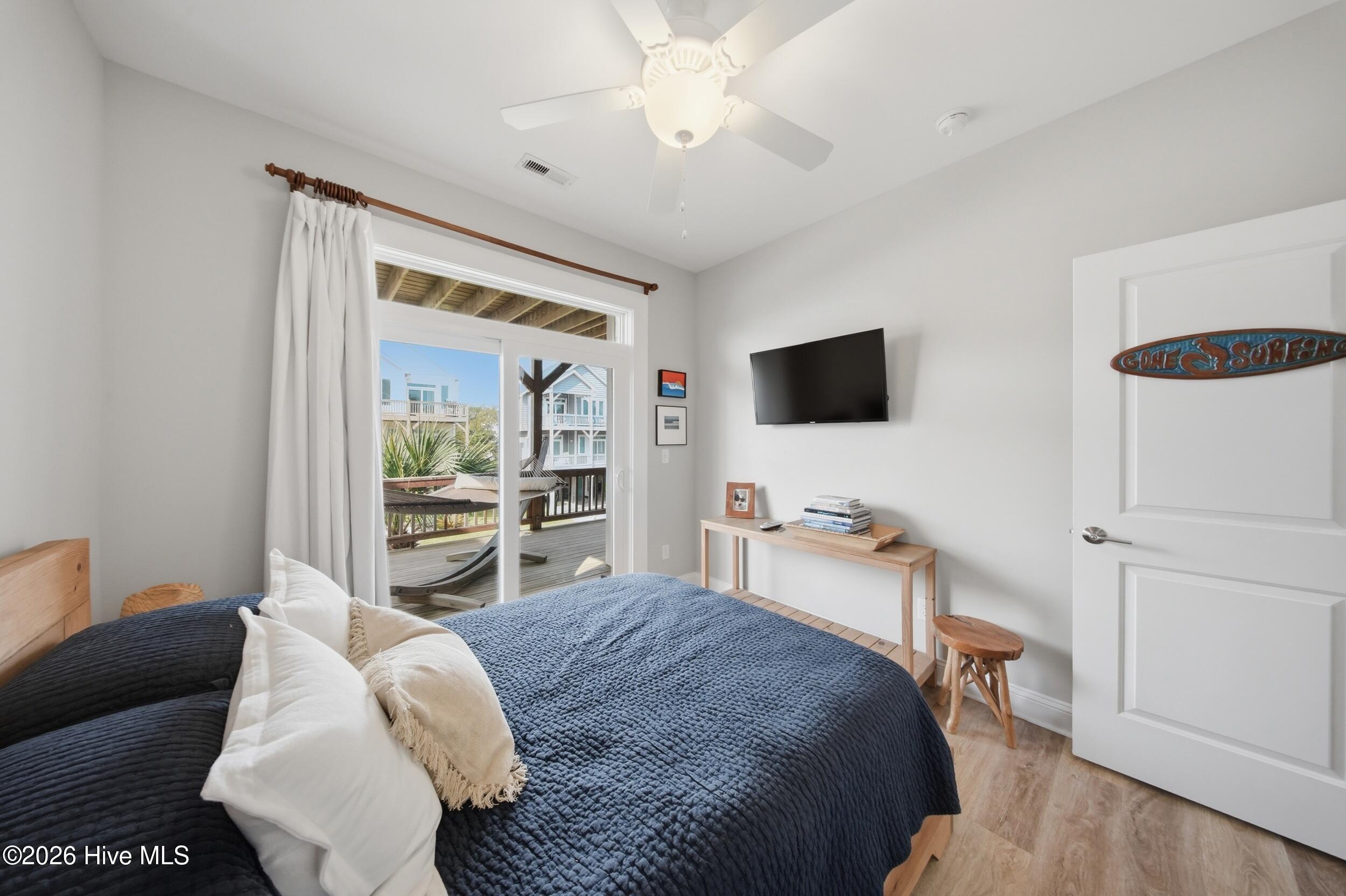 100562493 | Photo 40