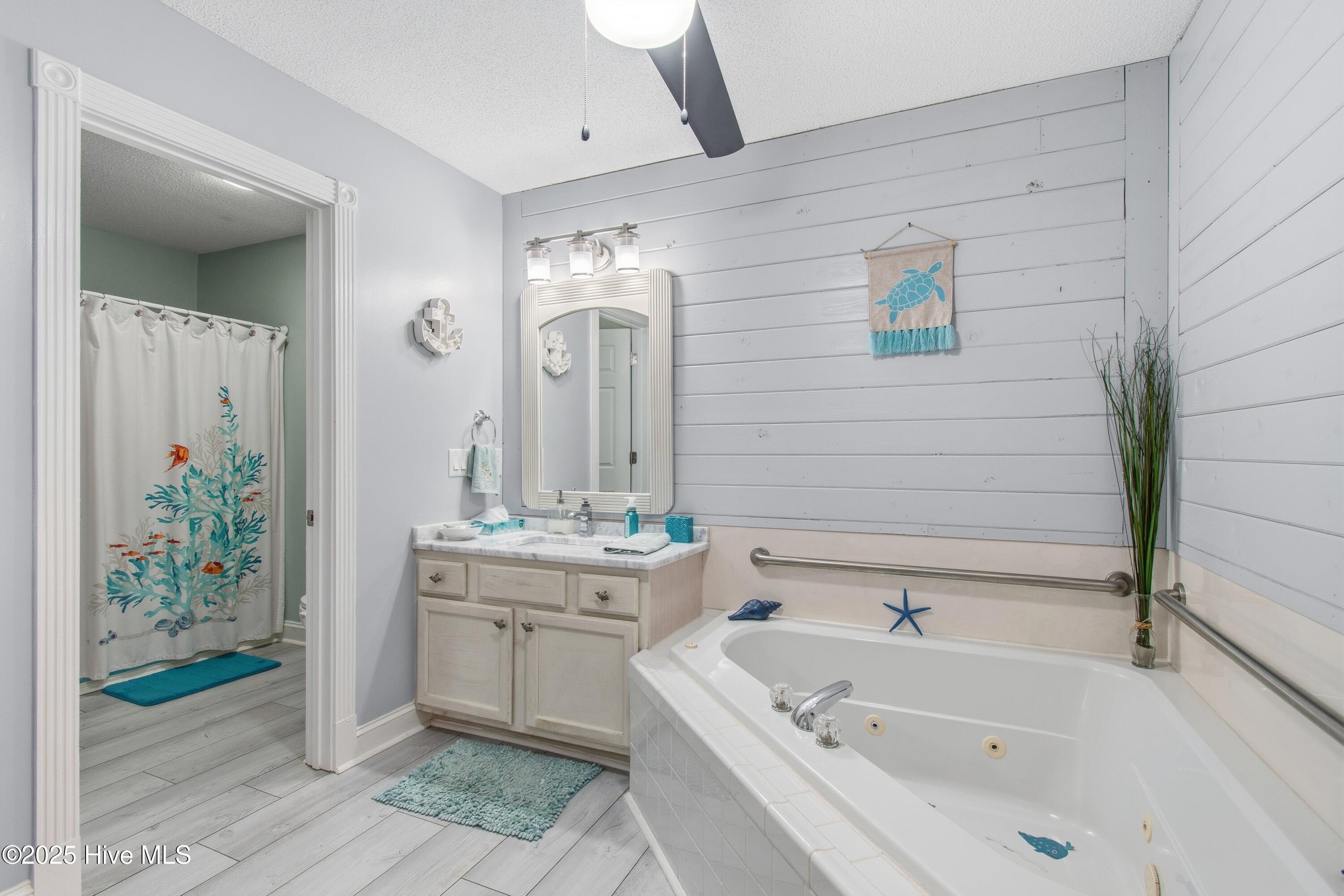 100545447 | Photo 24