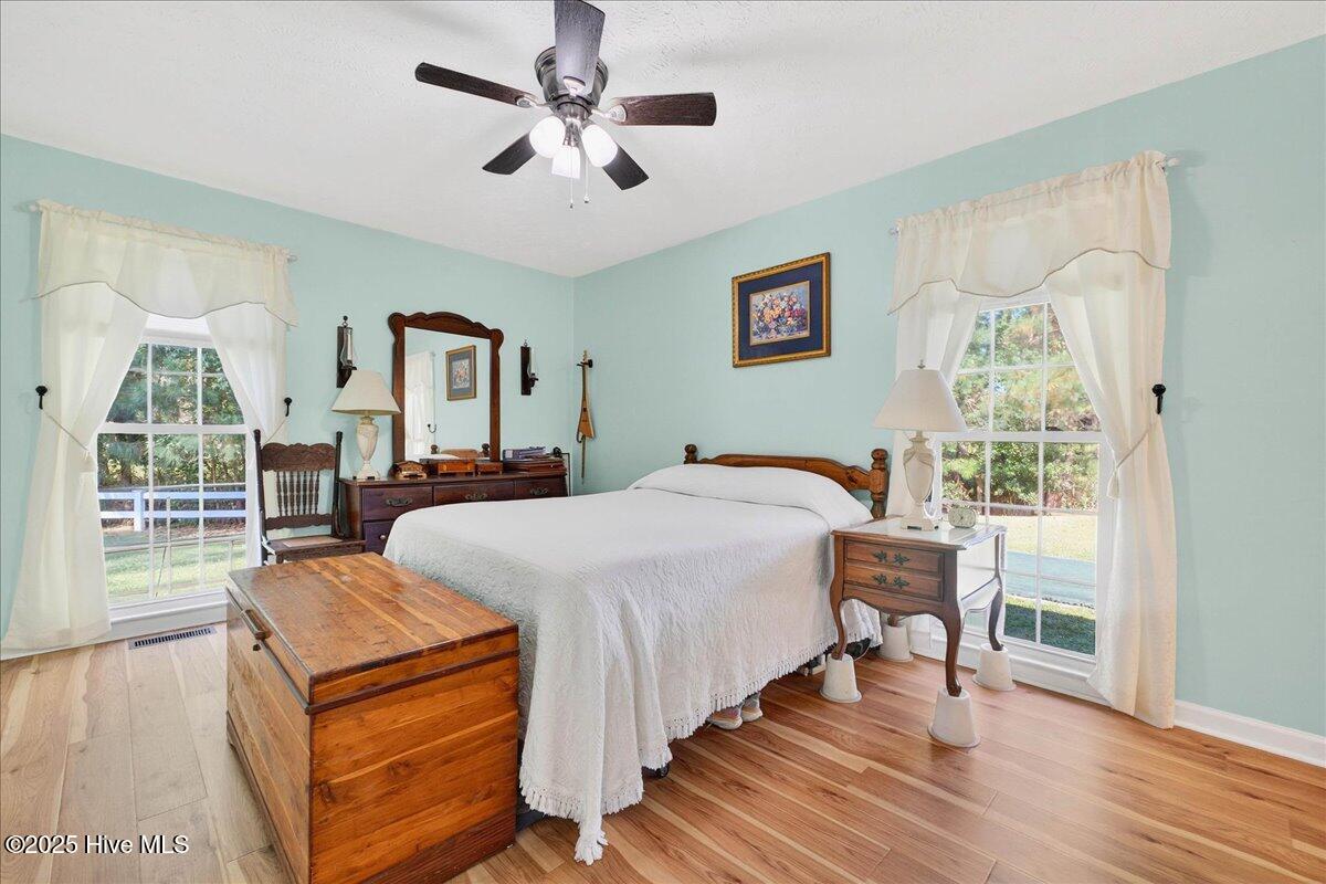 100533045 | Photo 25