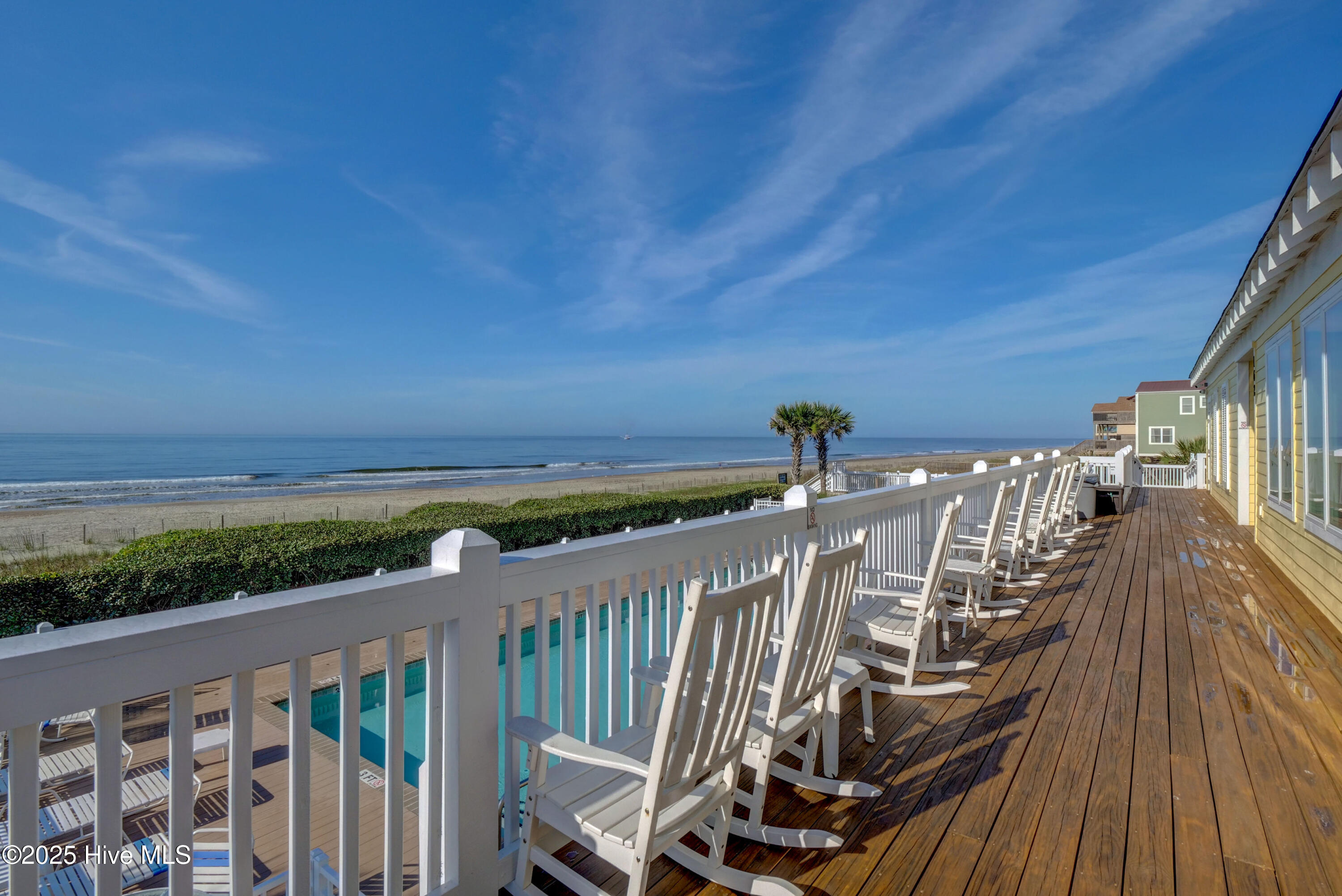 100506076 | Photo 56