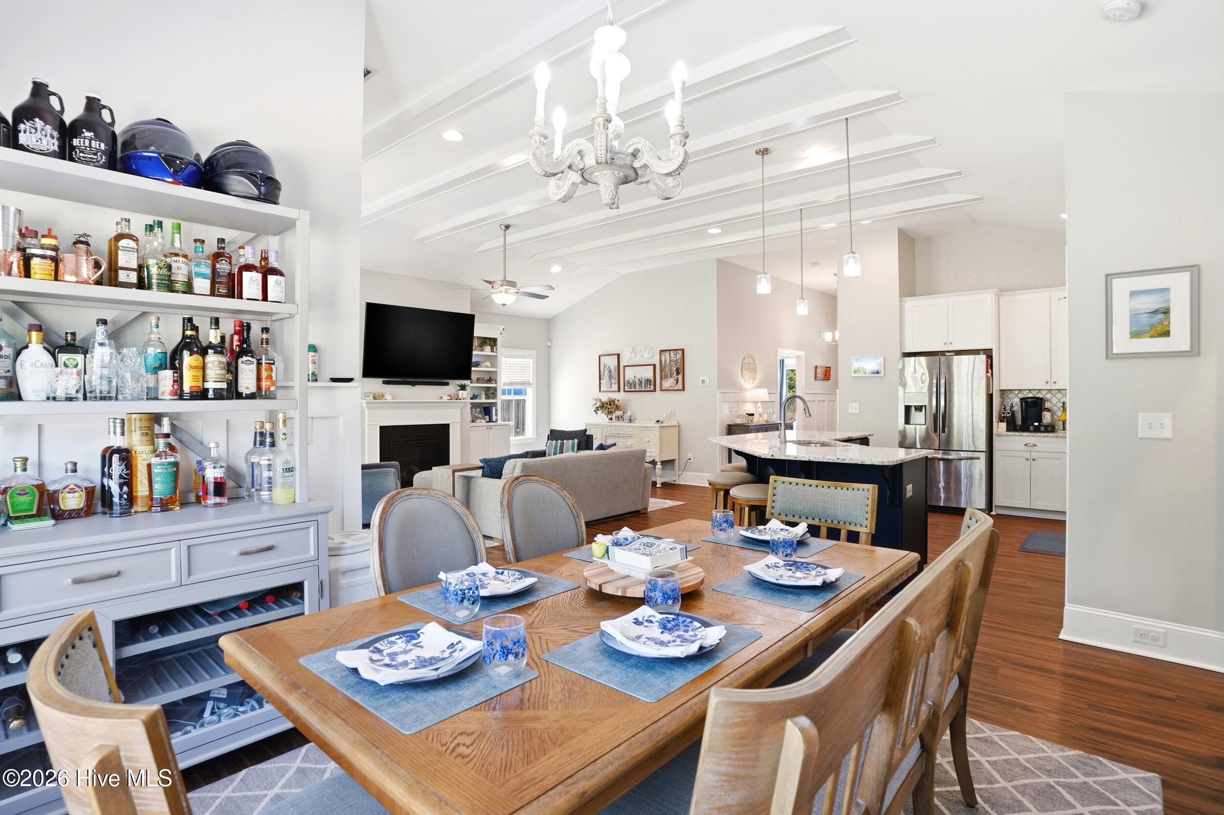 100569213 | Photo 17