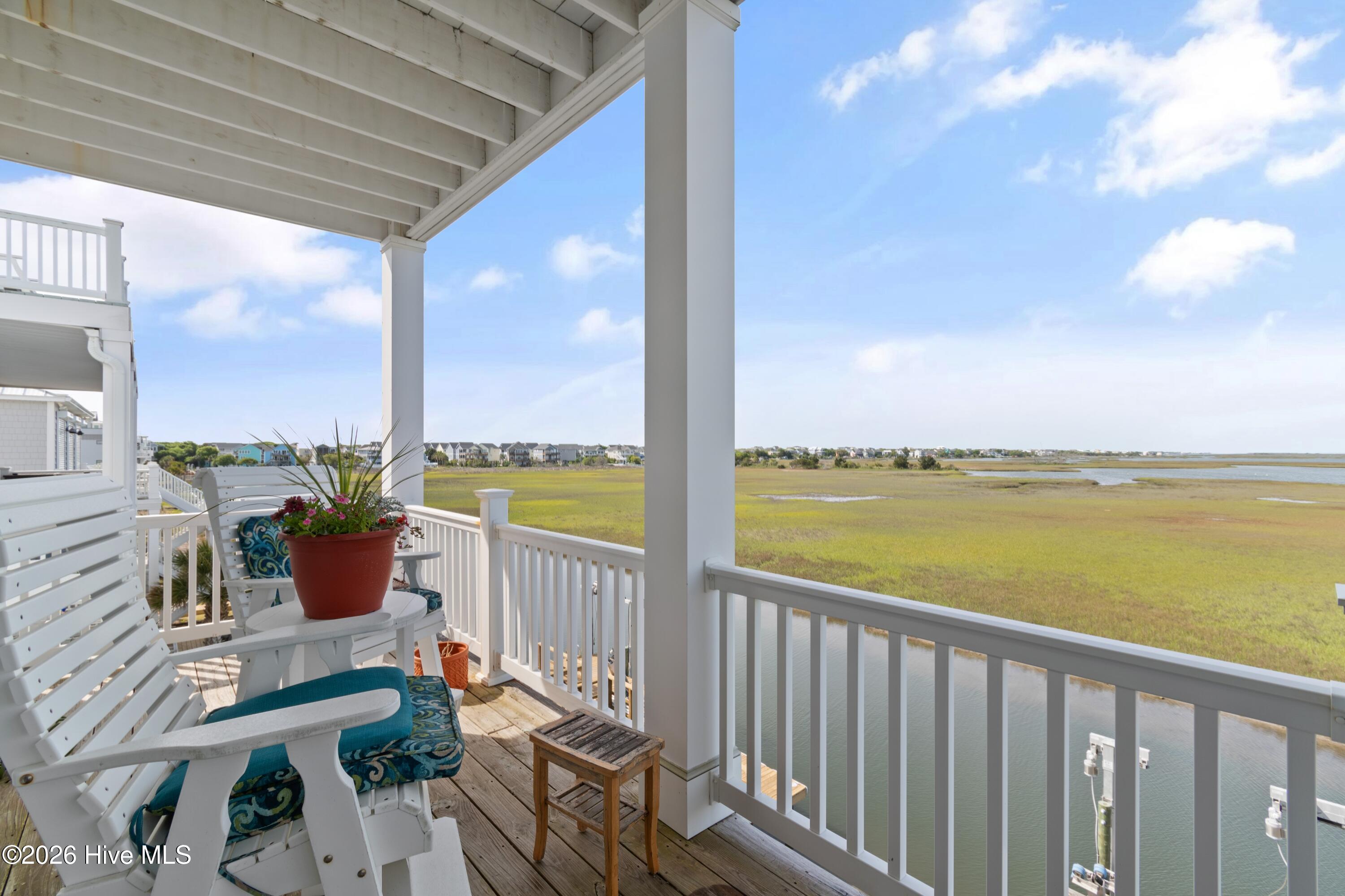 100569393 | Photo 26