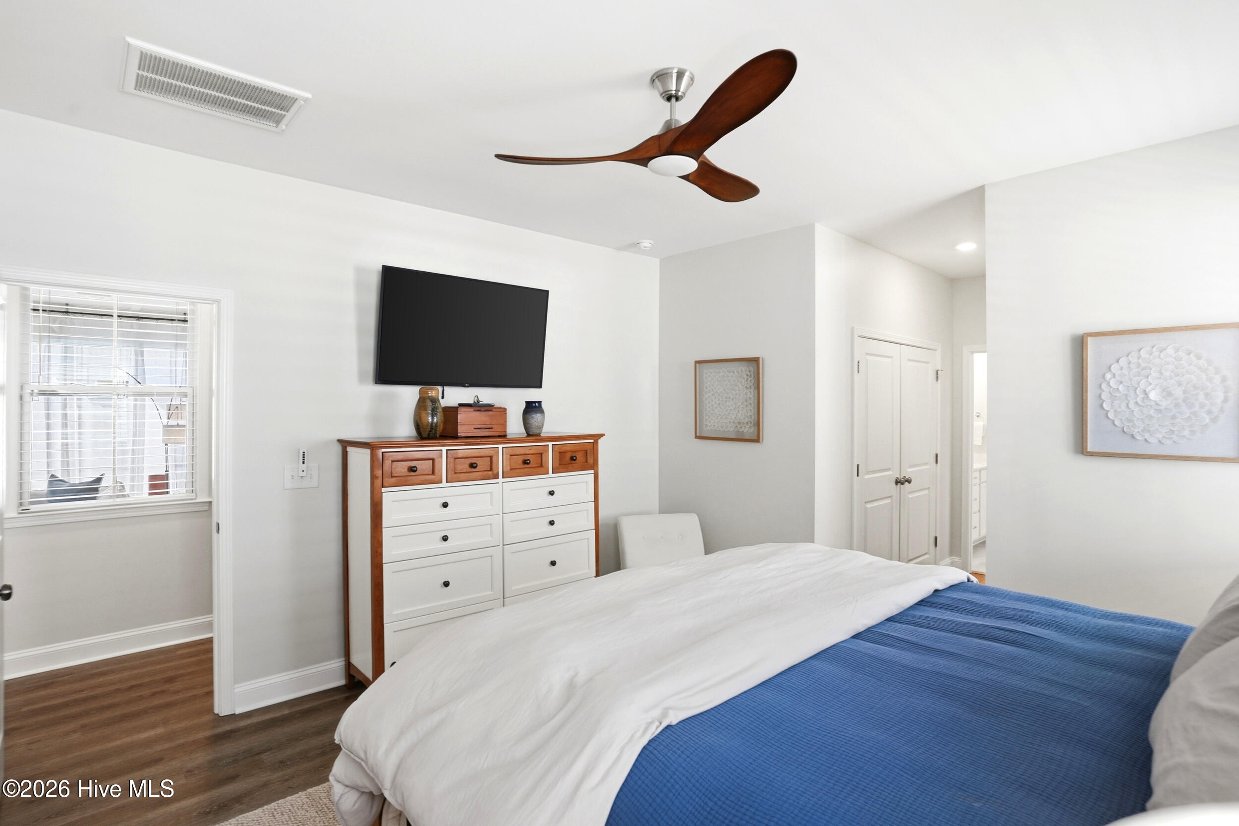 100569050 | Photo 40