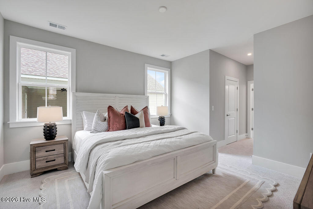 100550768 | Photo 26