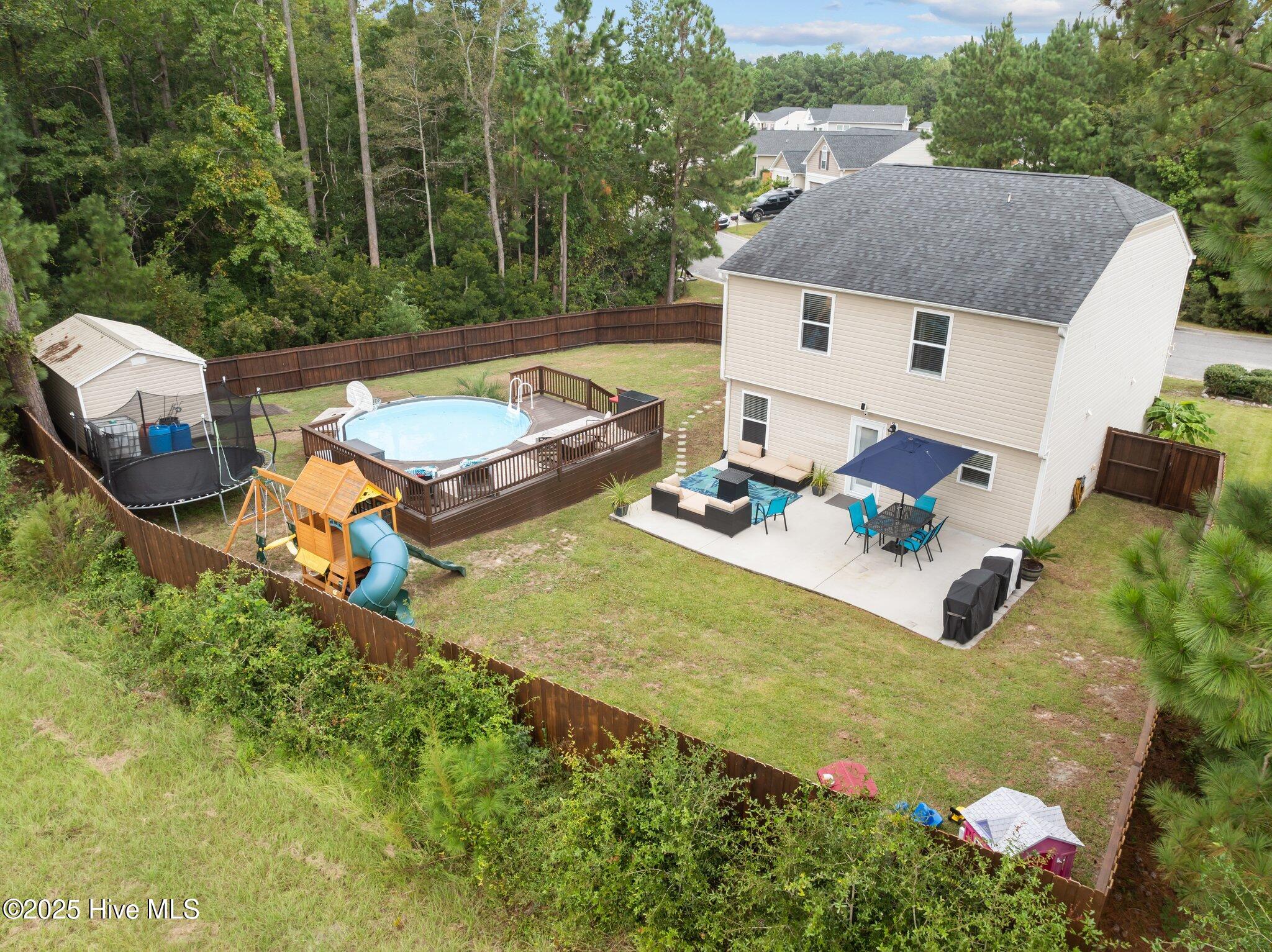 100544297 | Photo 35