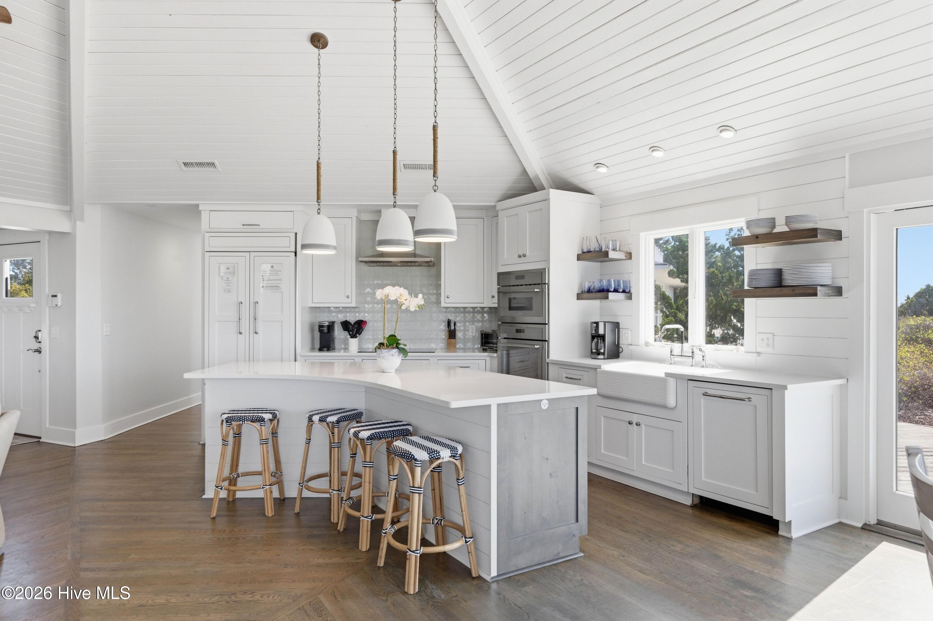 100560271 | Photo 12