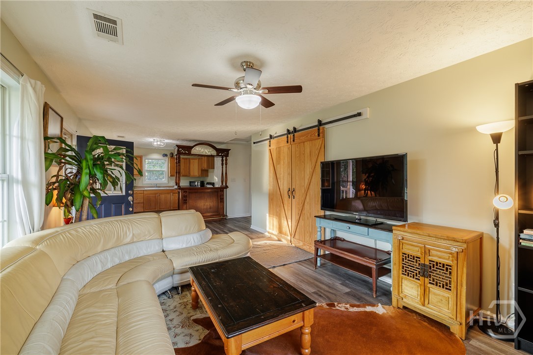 984 Arnoldsville Road