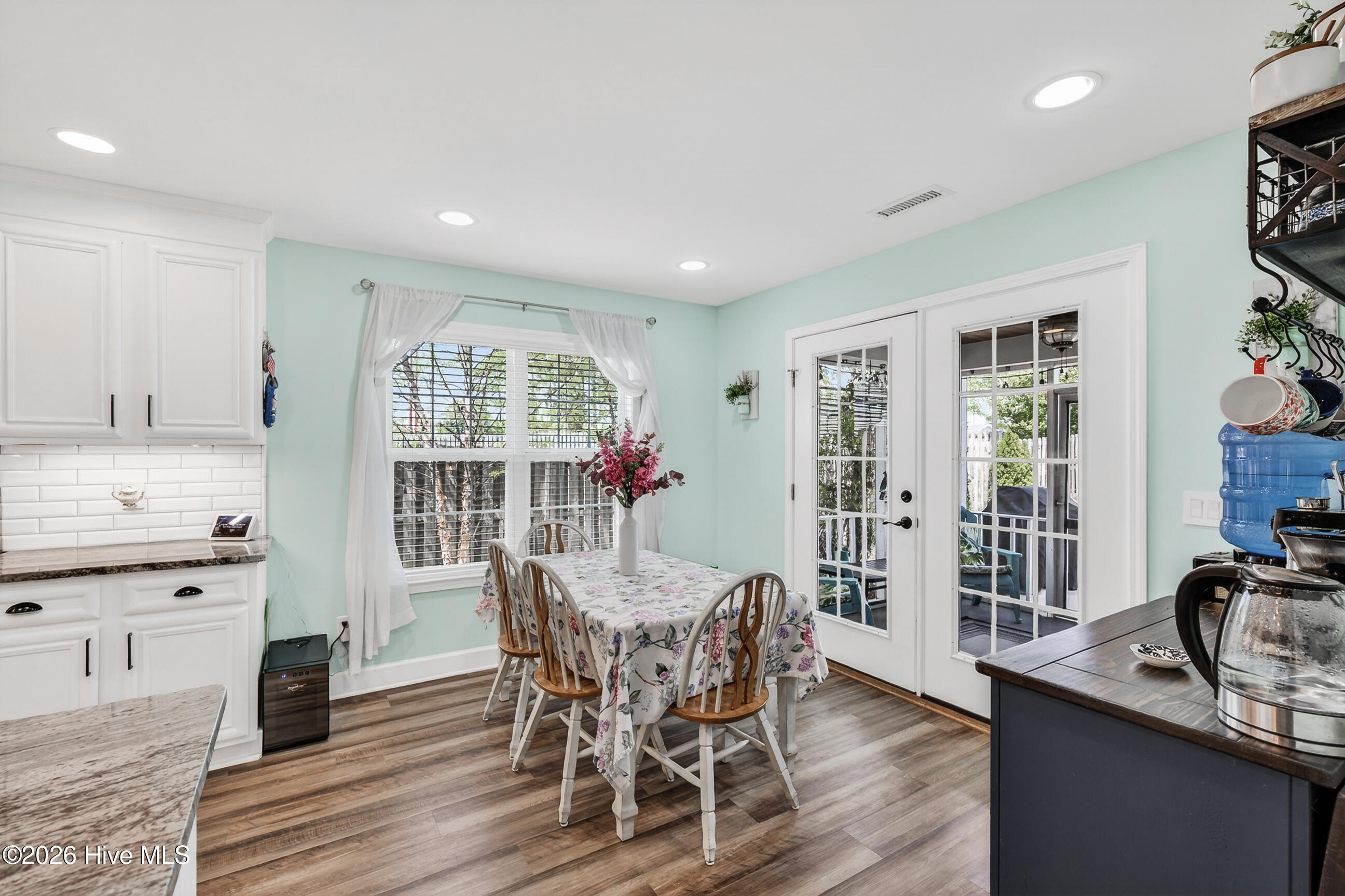 100567019 | Photo 16