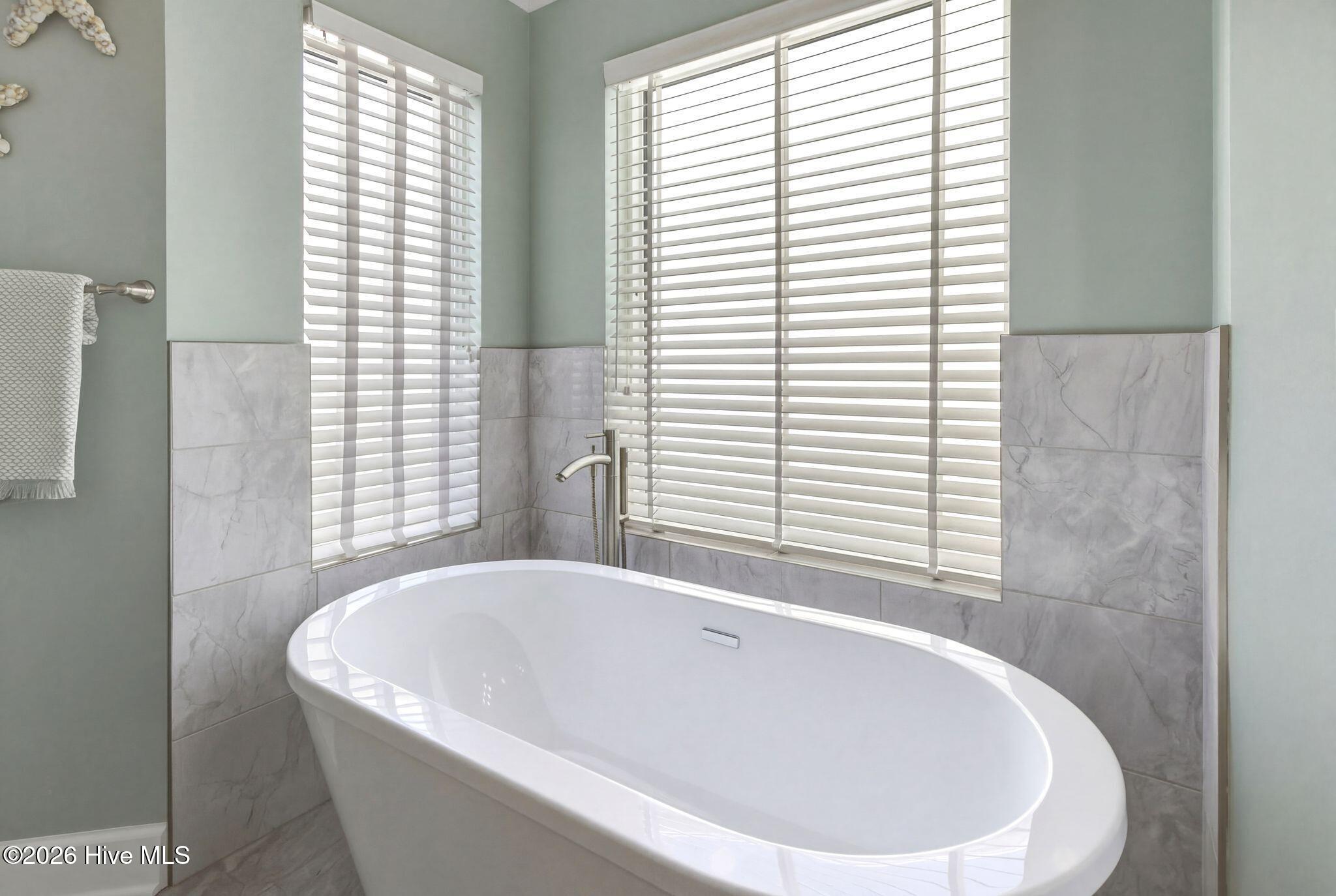 100539934 | Photo 34