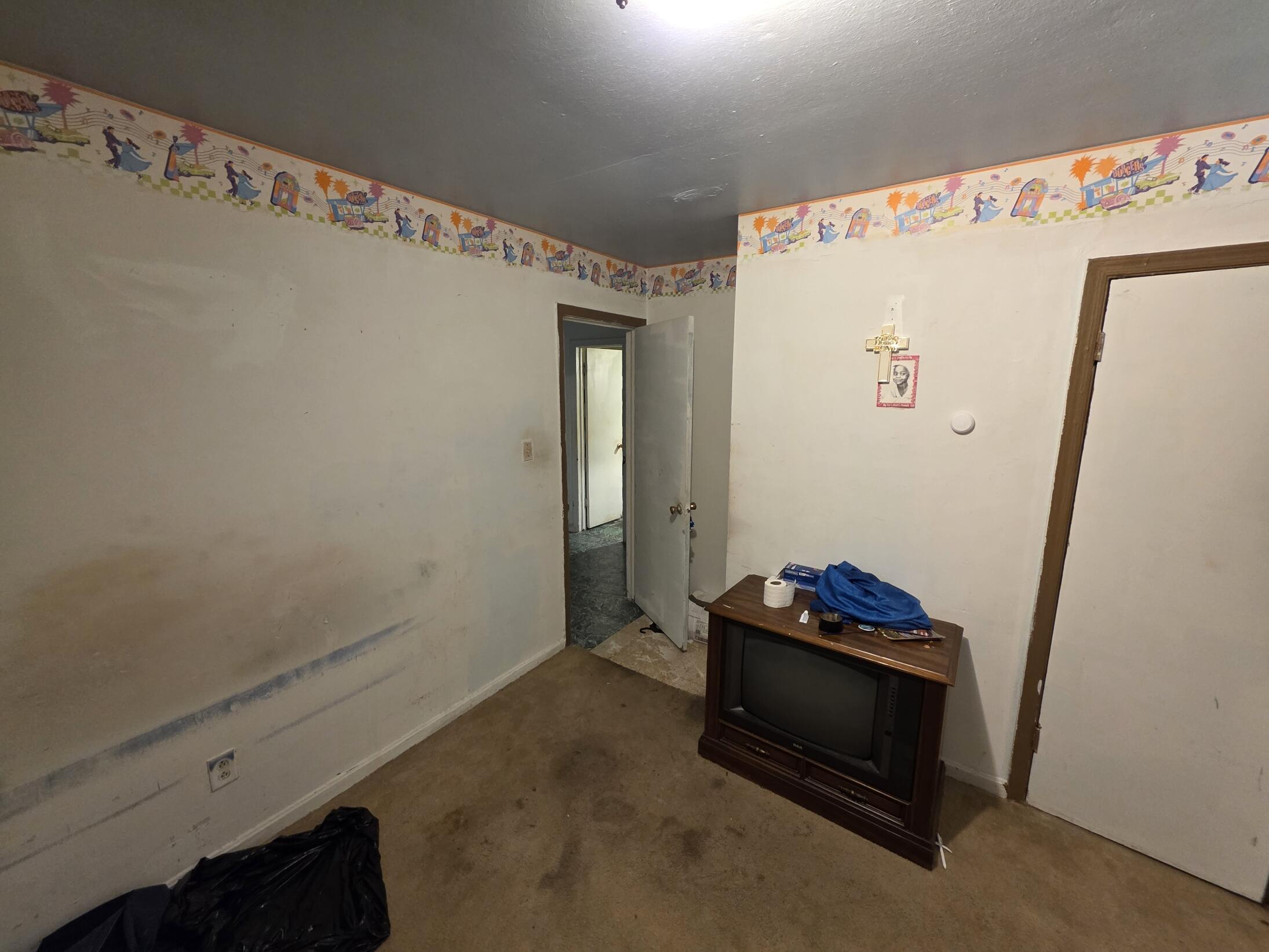 406 Espinosa Bedroom 2