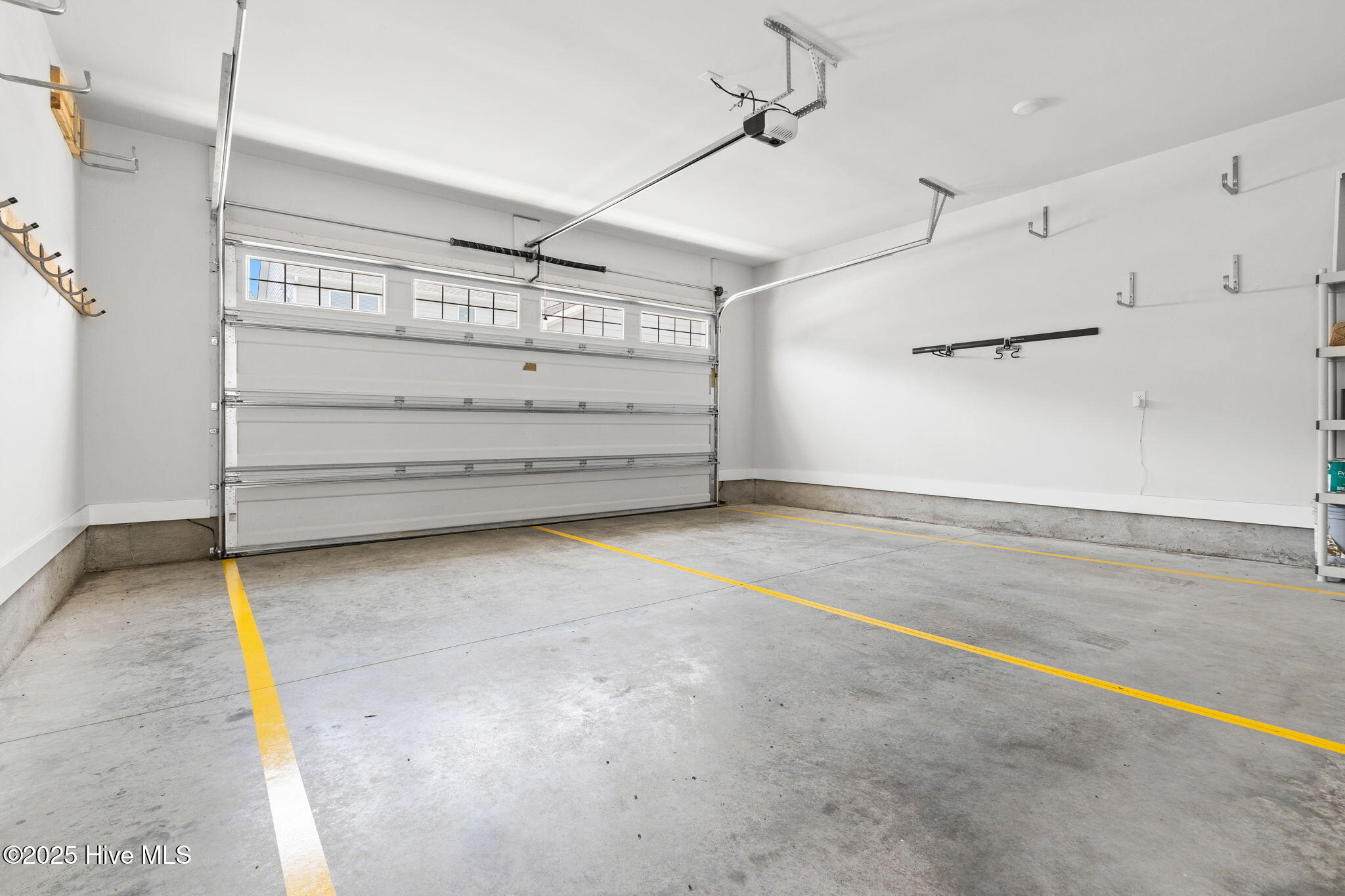 100485304 | Photo 38