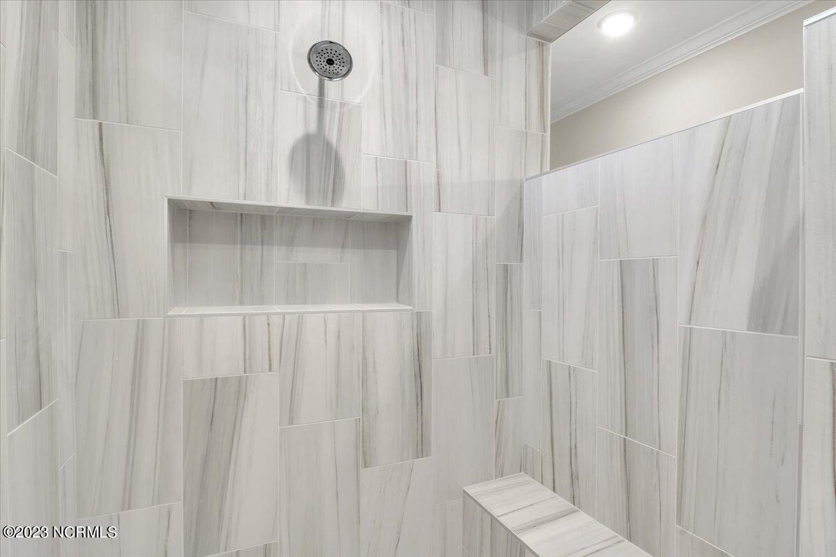 100524155 | Photo 85