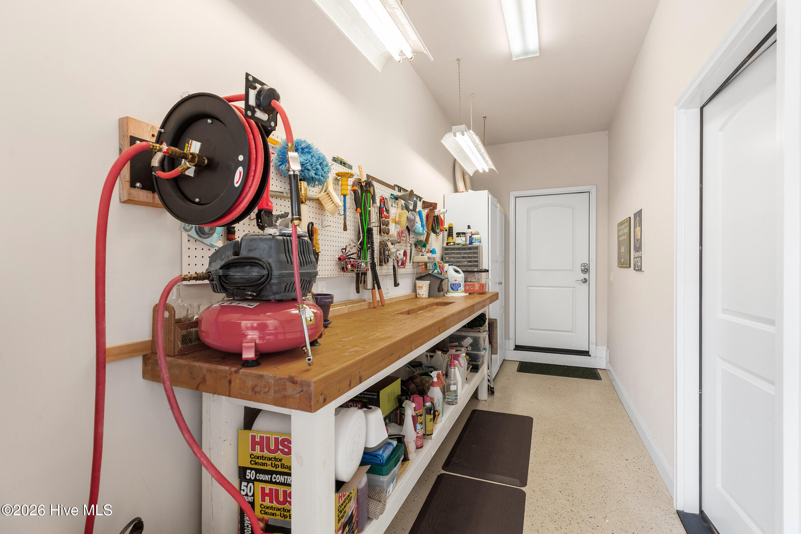 100563471 | Photo 48