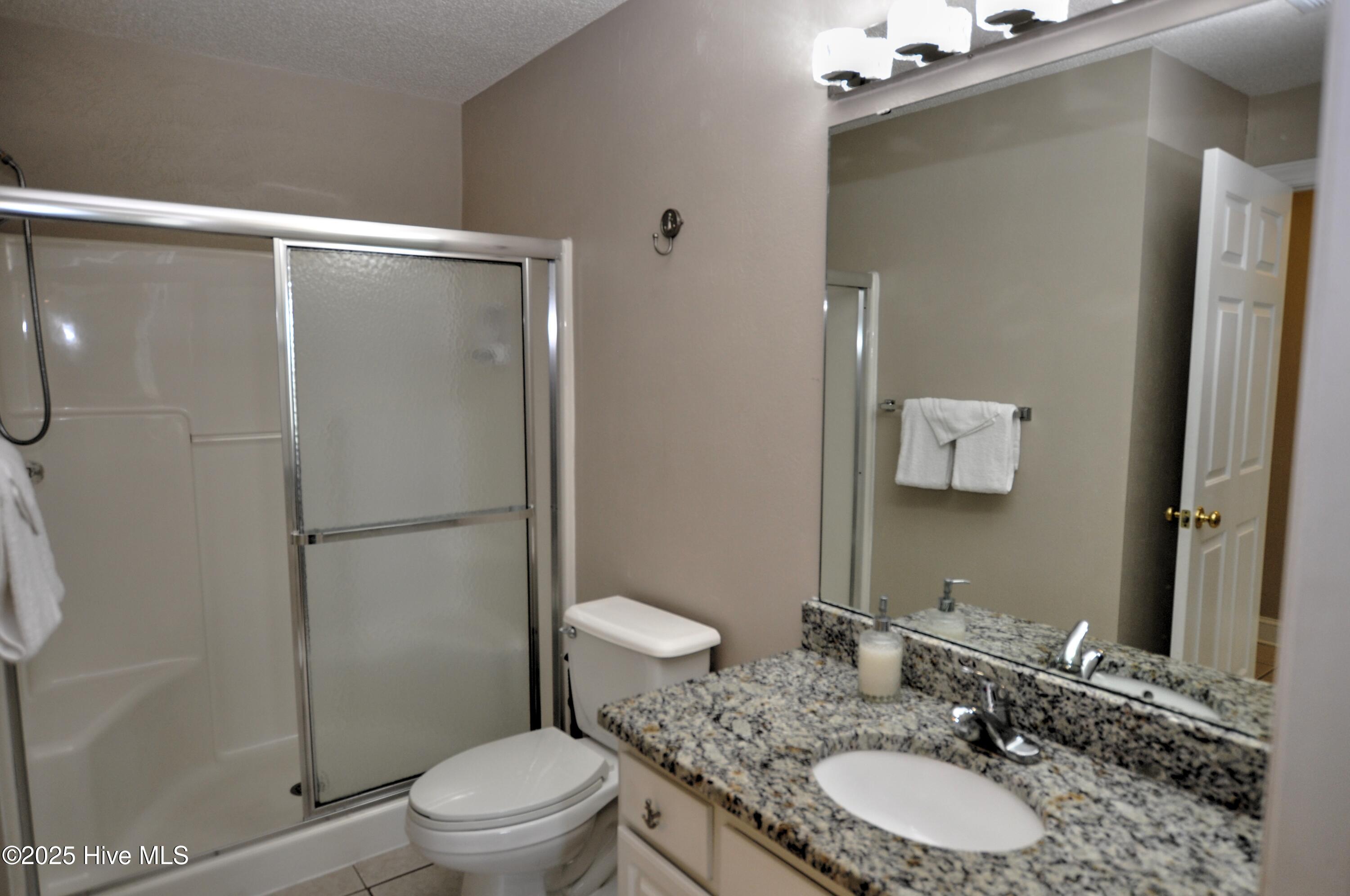 100489342 | Photo 22