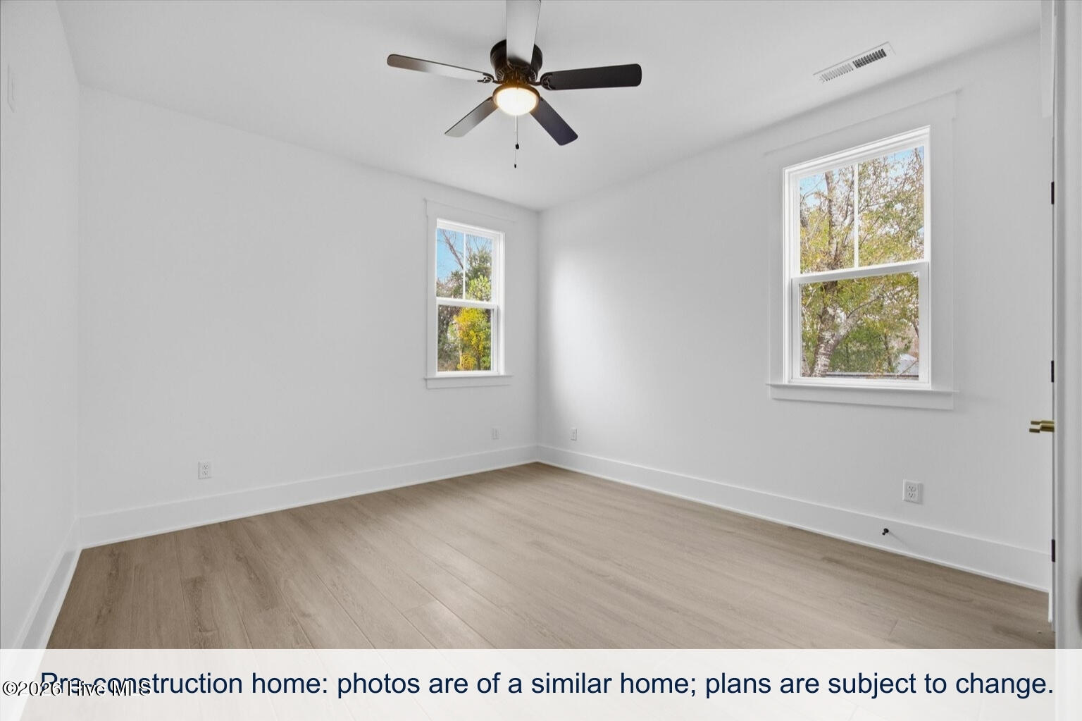 100567849 | Photo 34