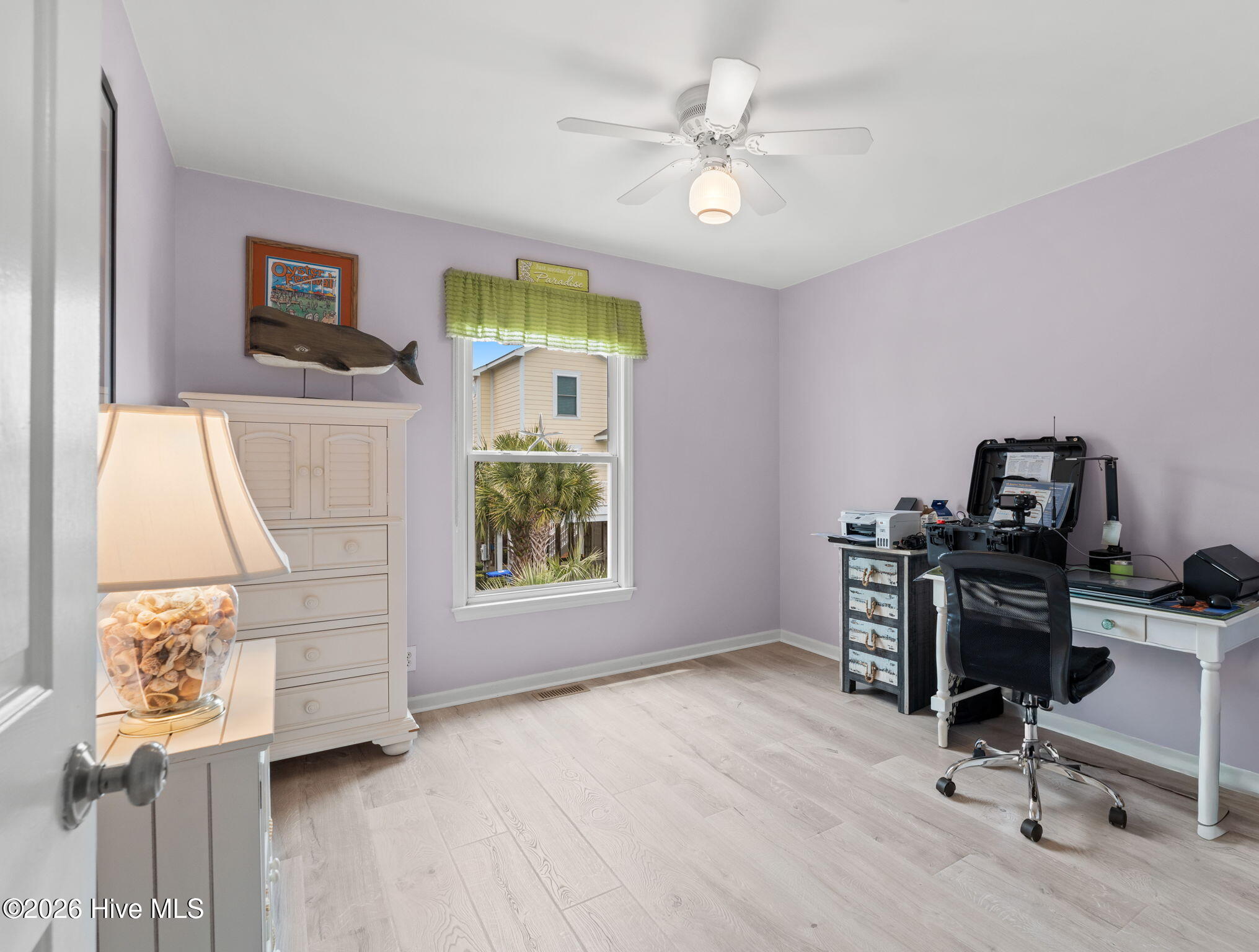 100565933 | Photo 27