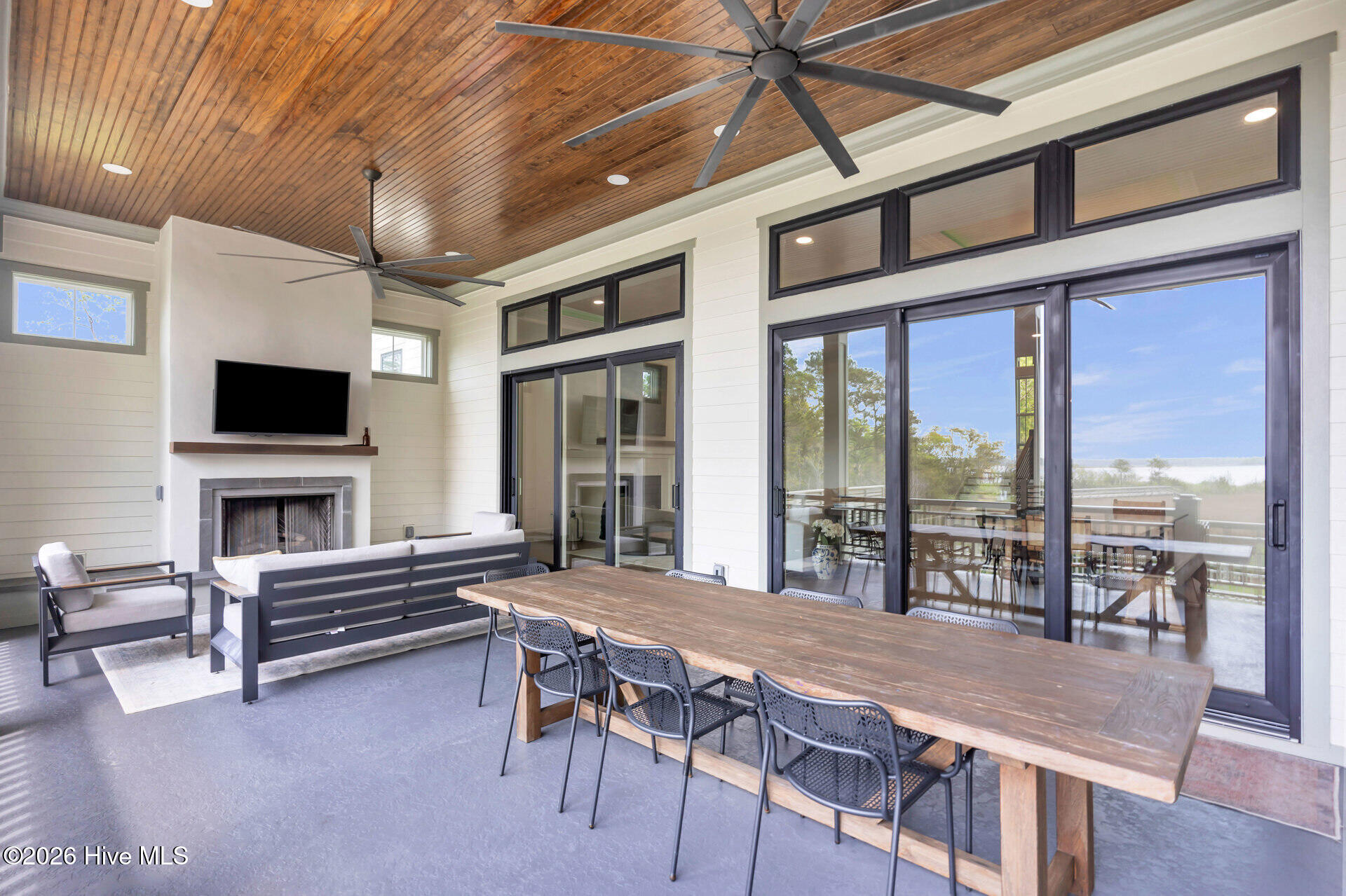 100553549 | Photo 54