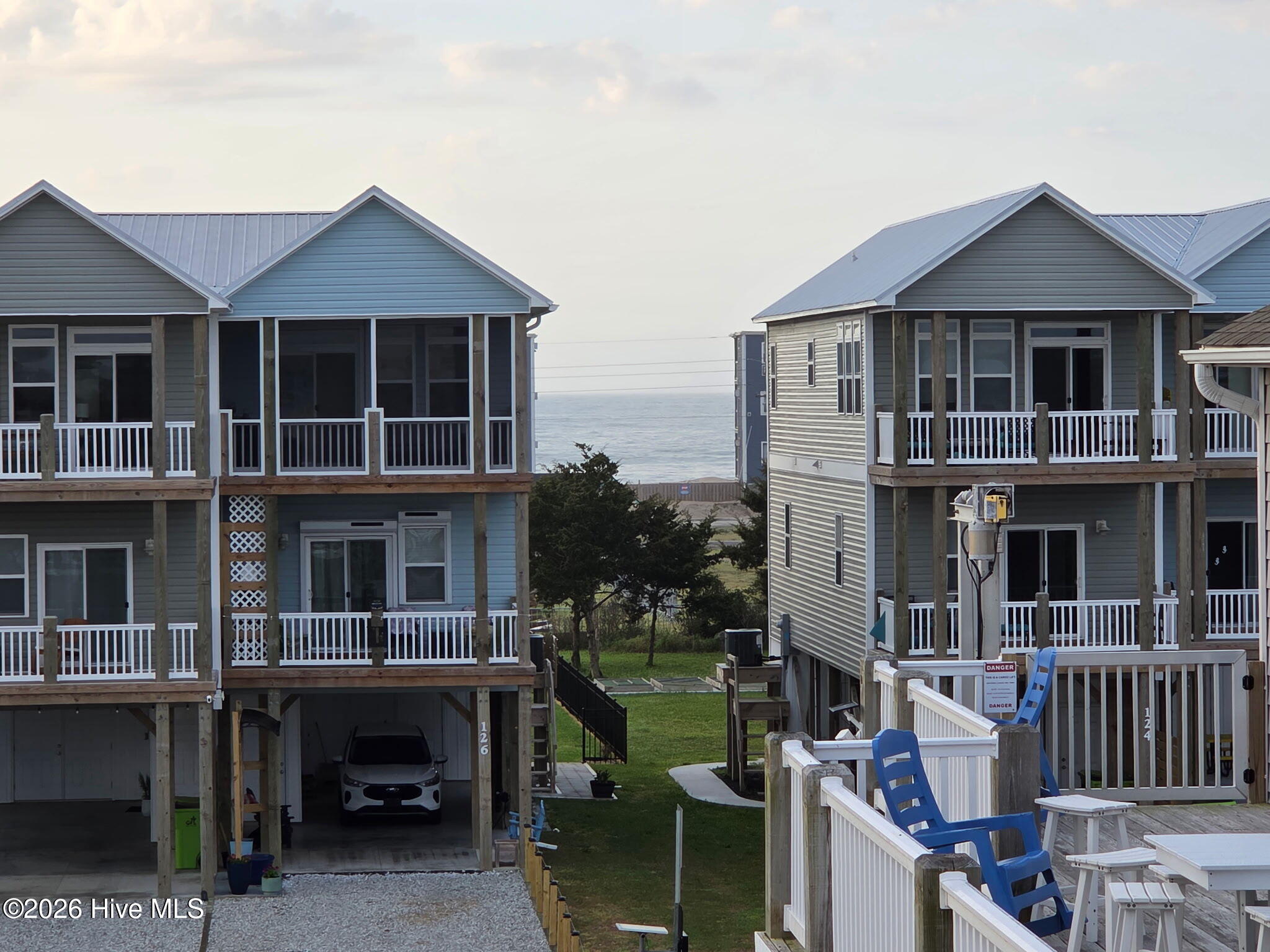 100564246 | Photo 57