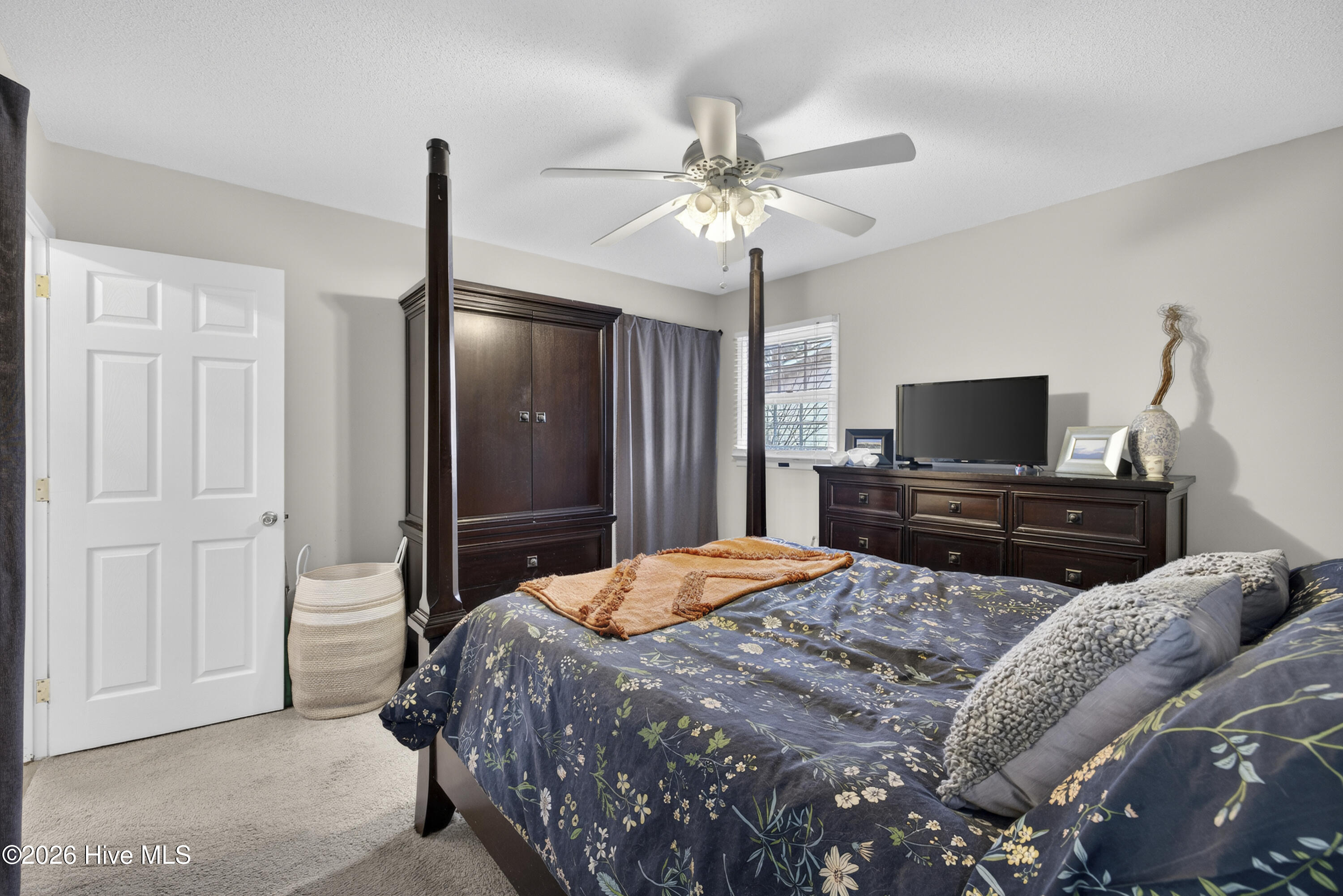 100555810 | Photo 15