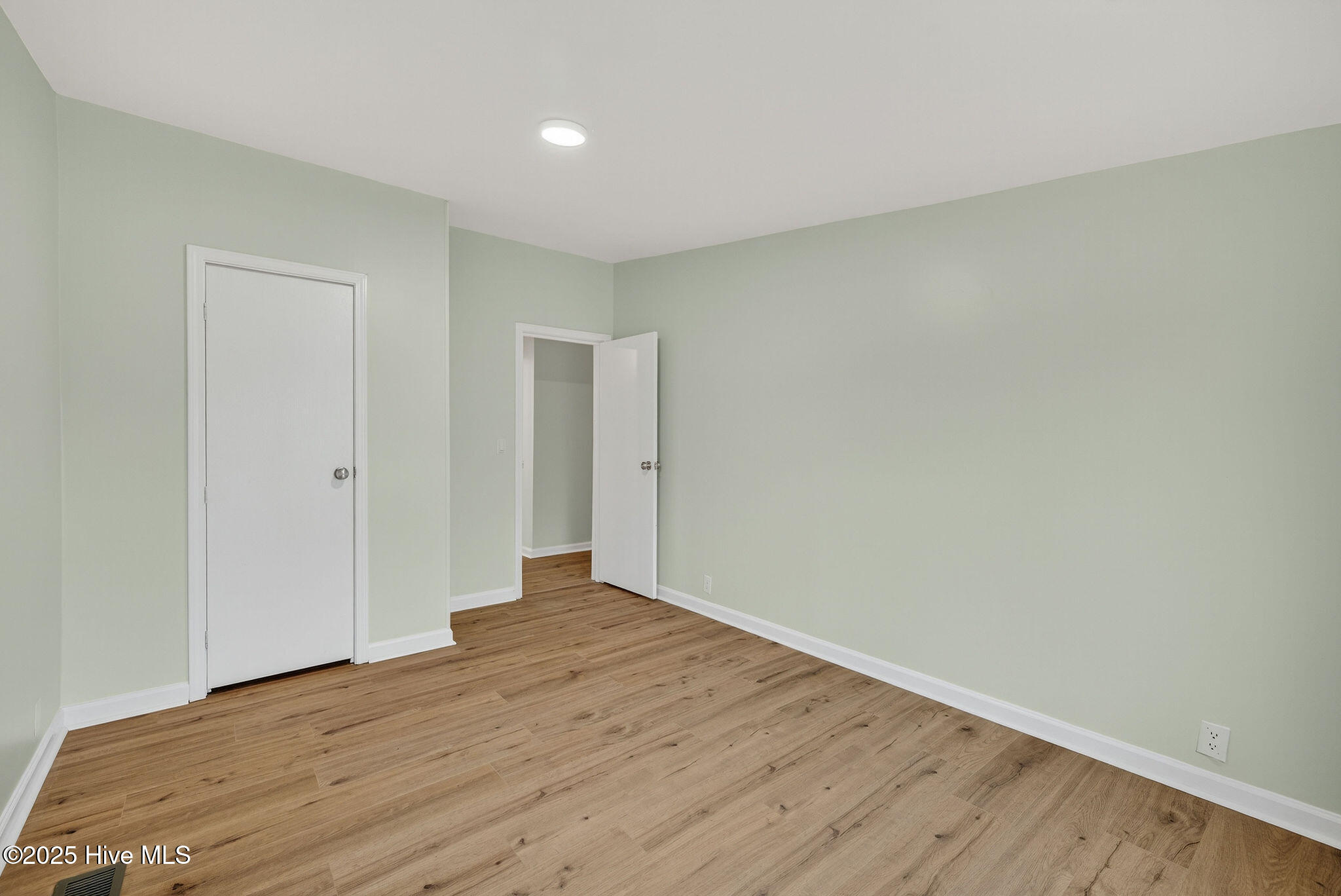 100539132 | Photo 22