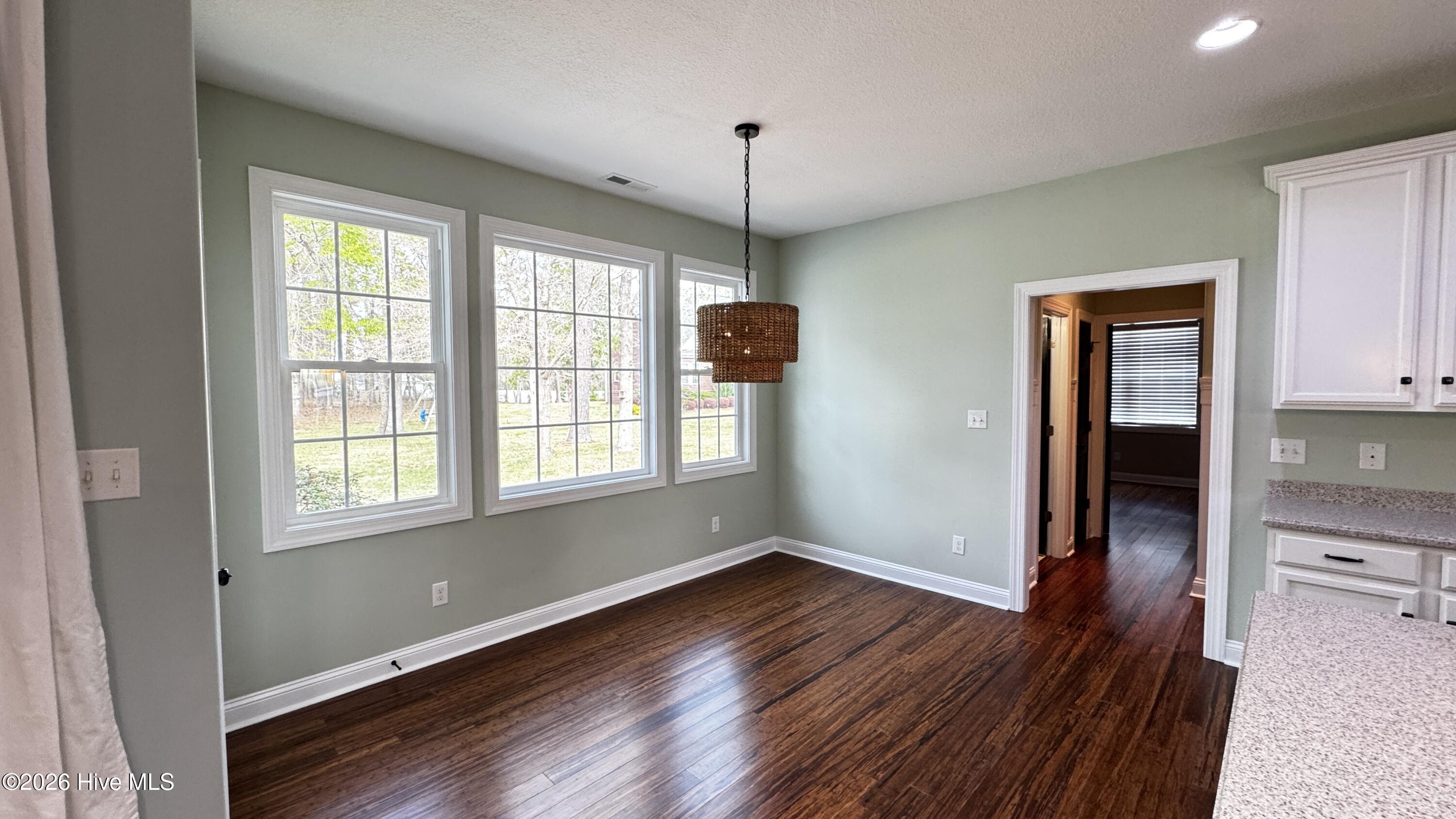 100565264 | Photo 26