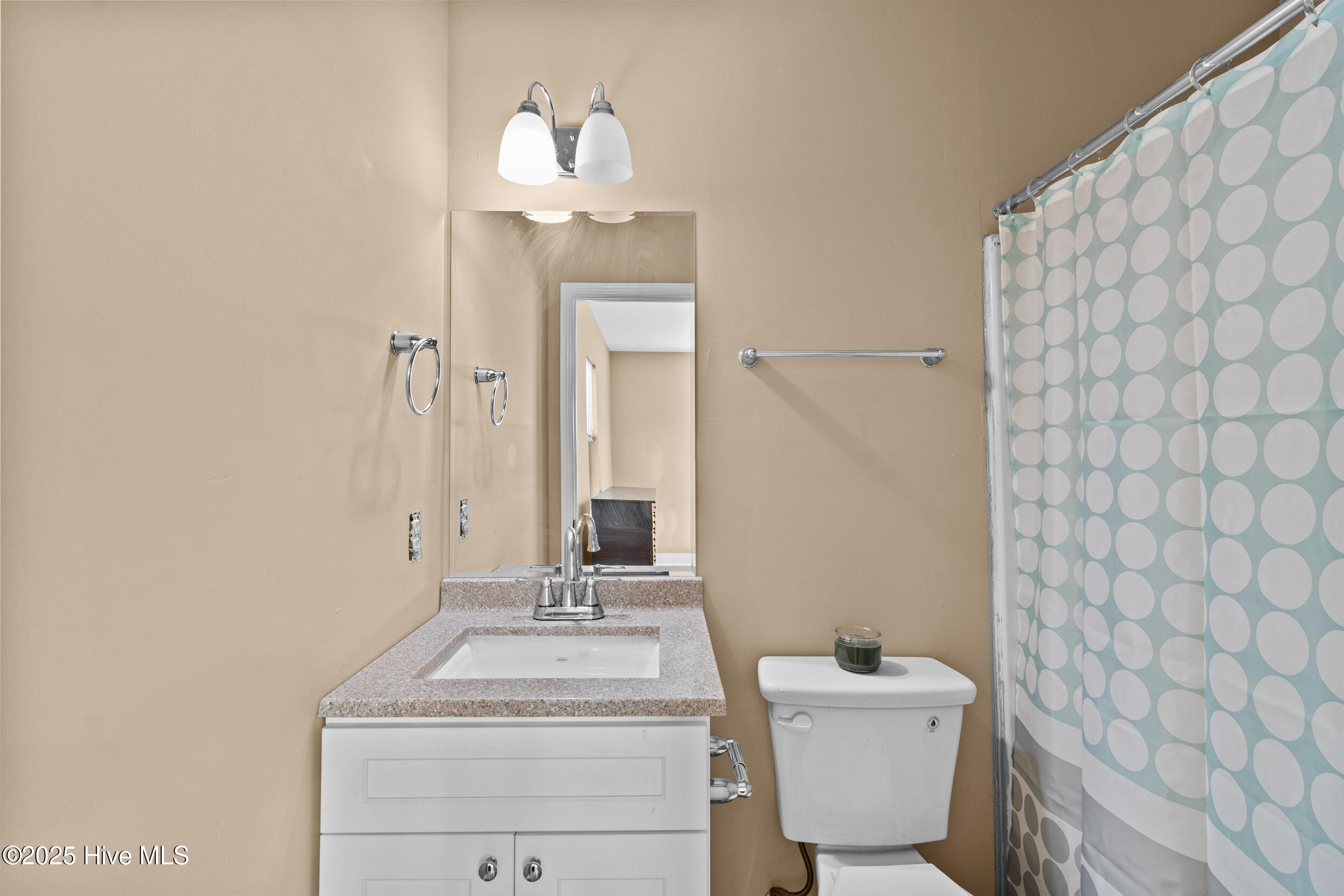 100504215 | Photo 26