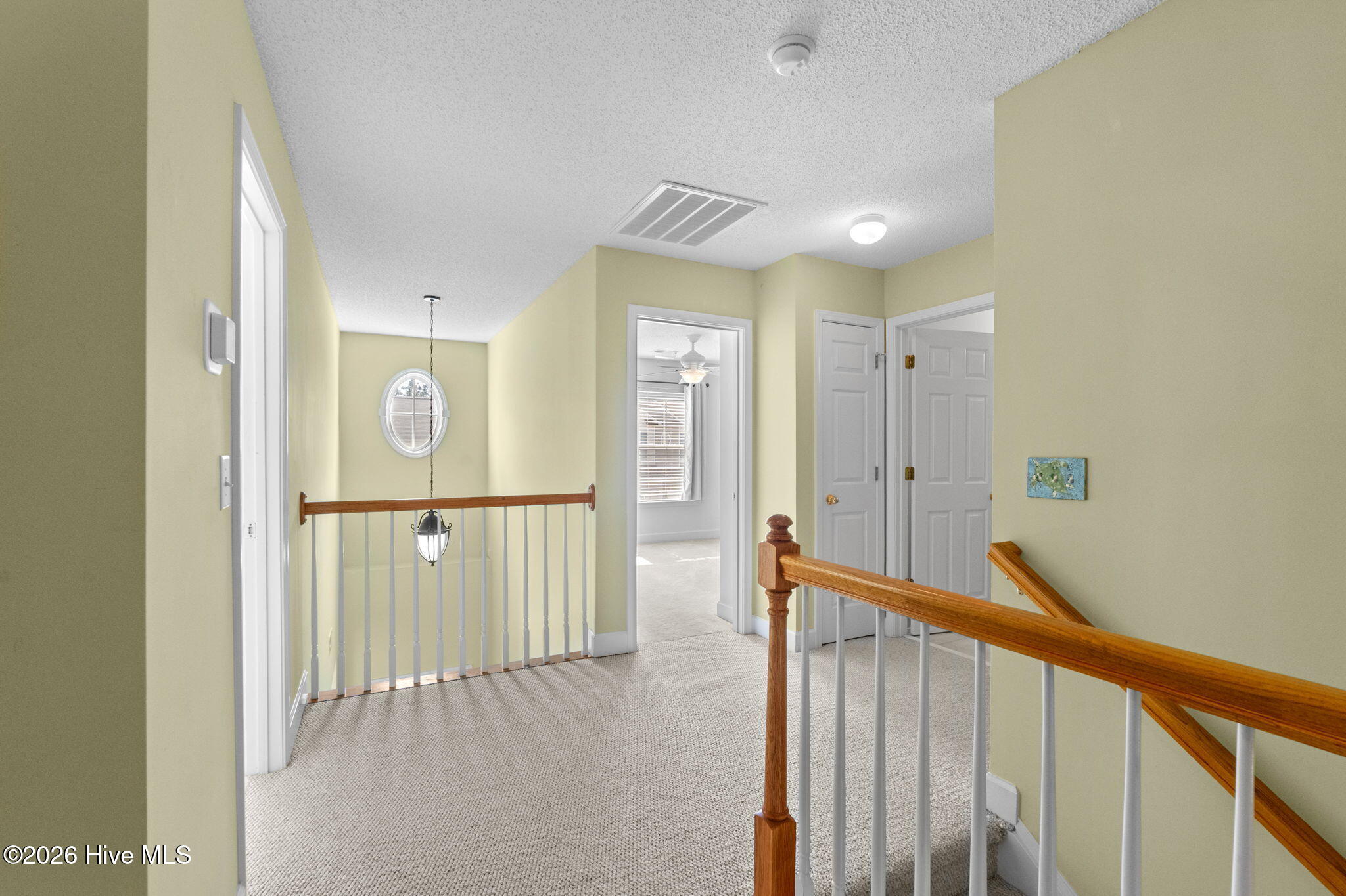 100570340 | Photo 31