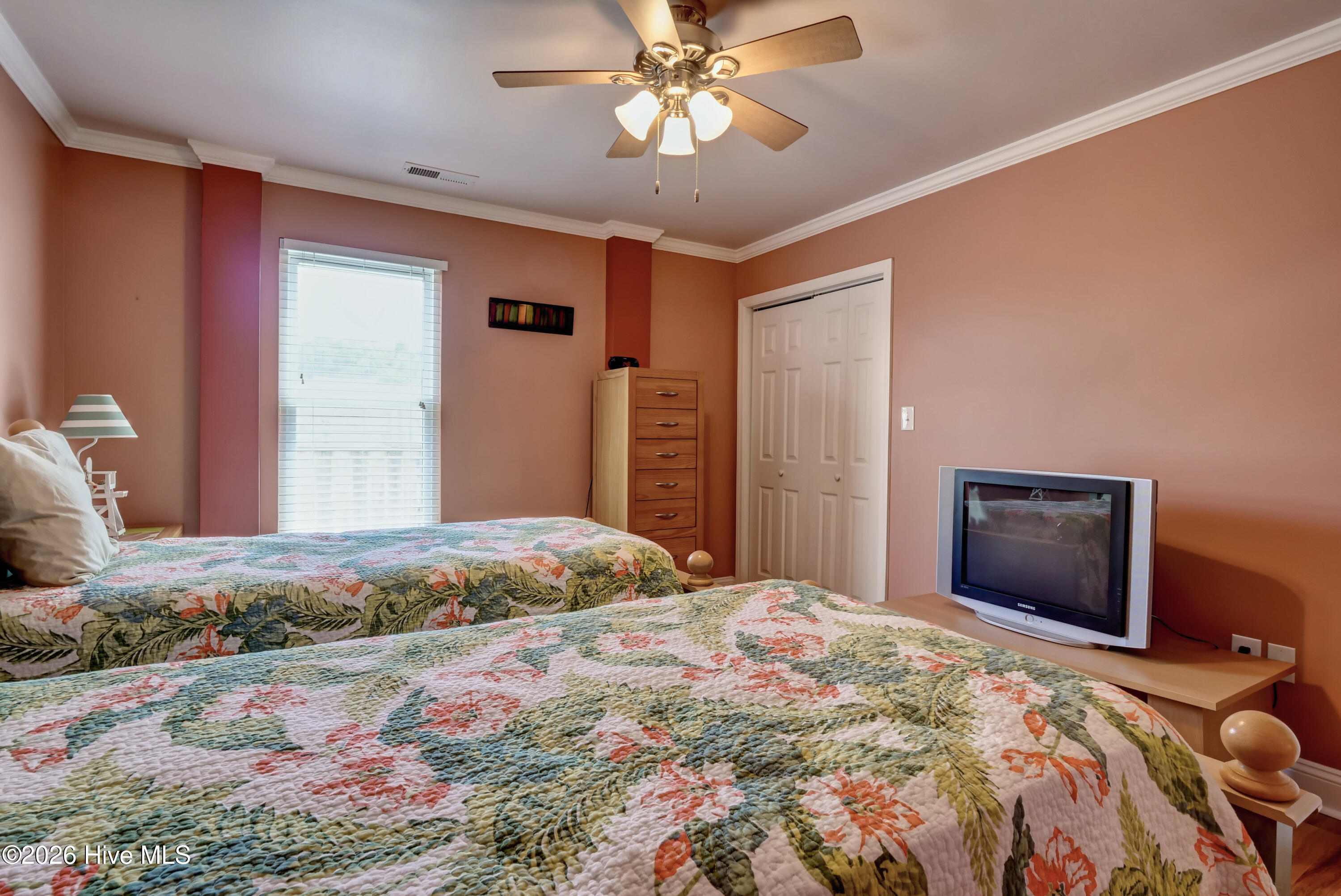 100563472 | Photo 14