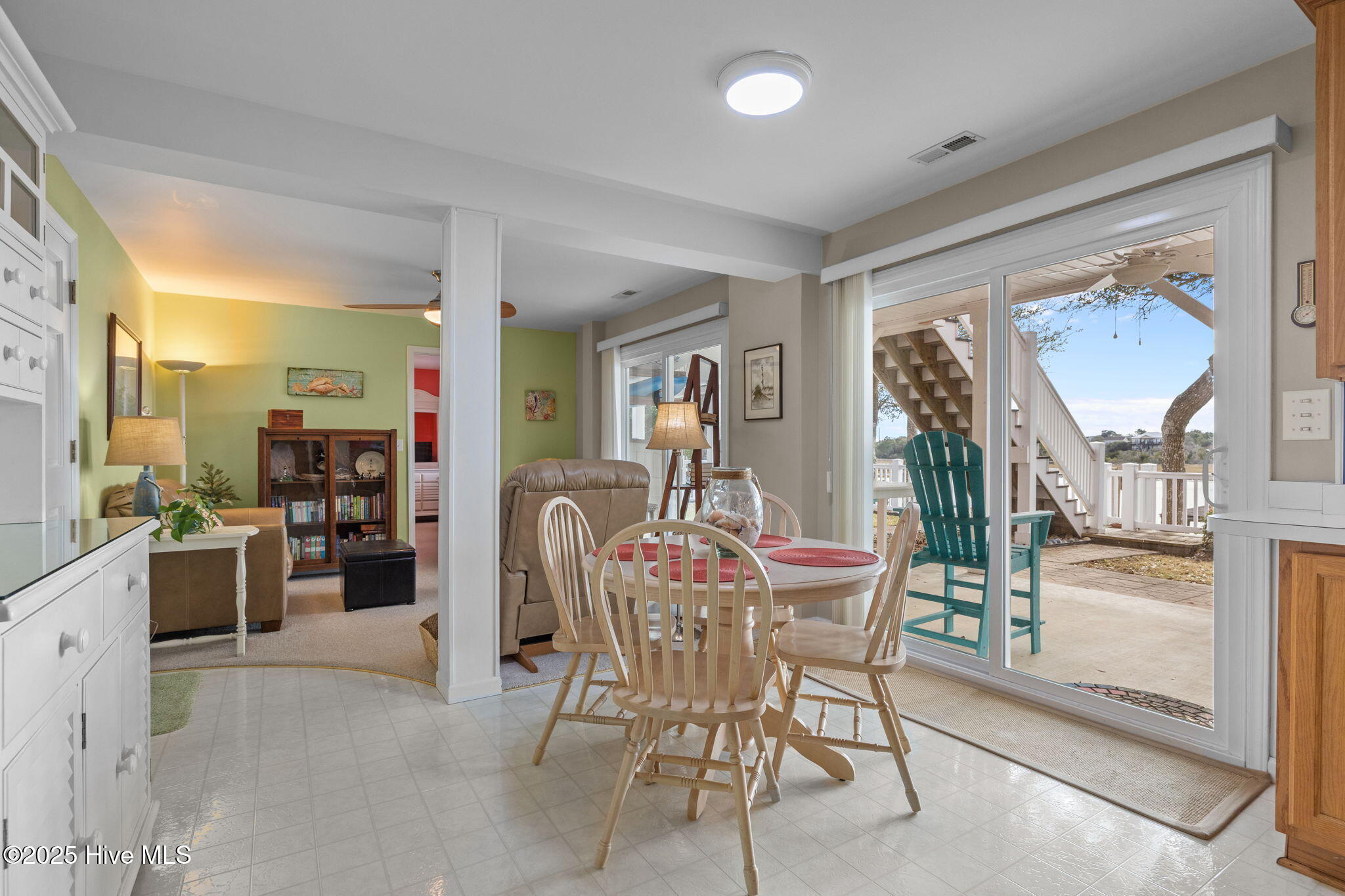 100542627 | Photo 34