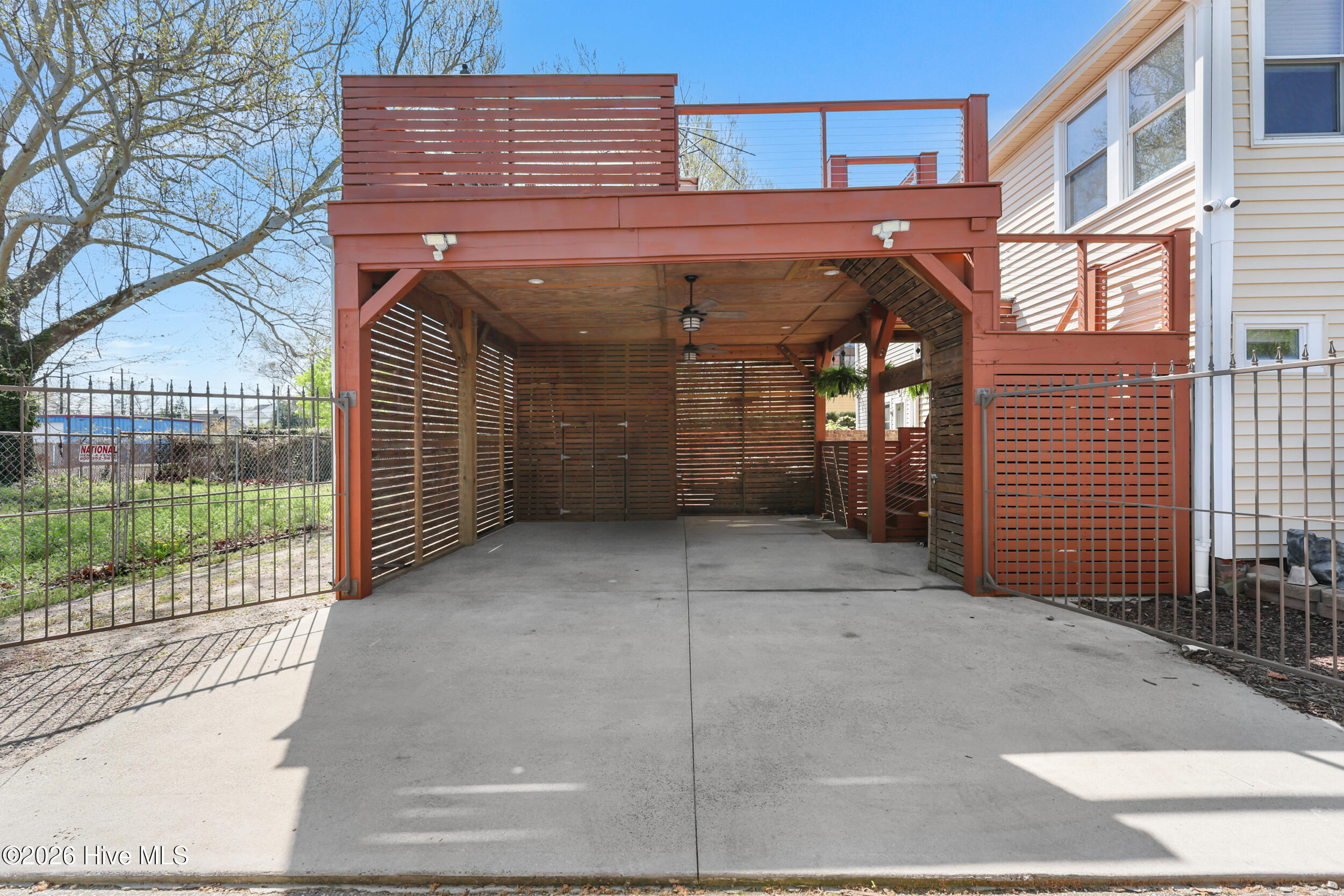 100562723 | Photo 50