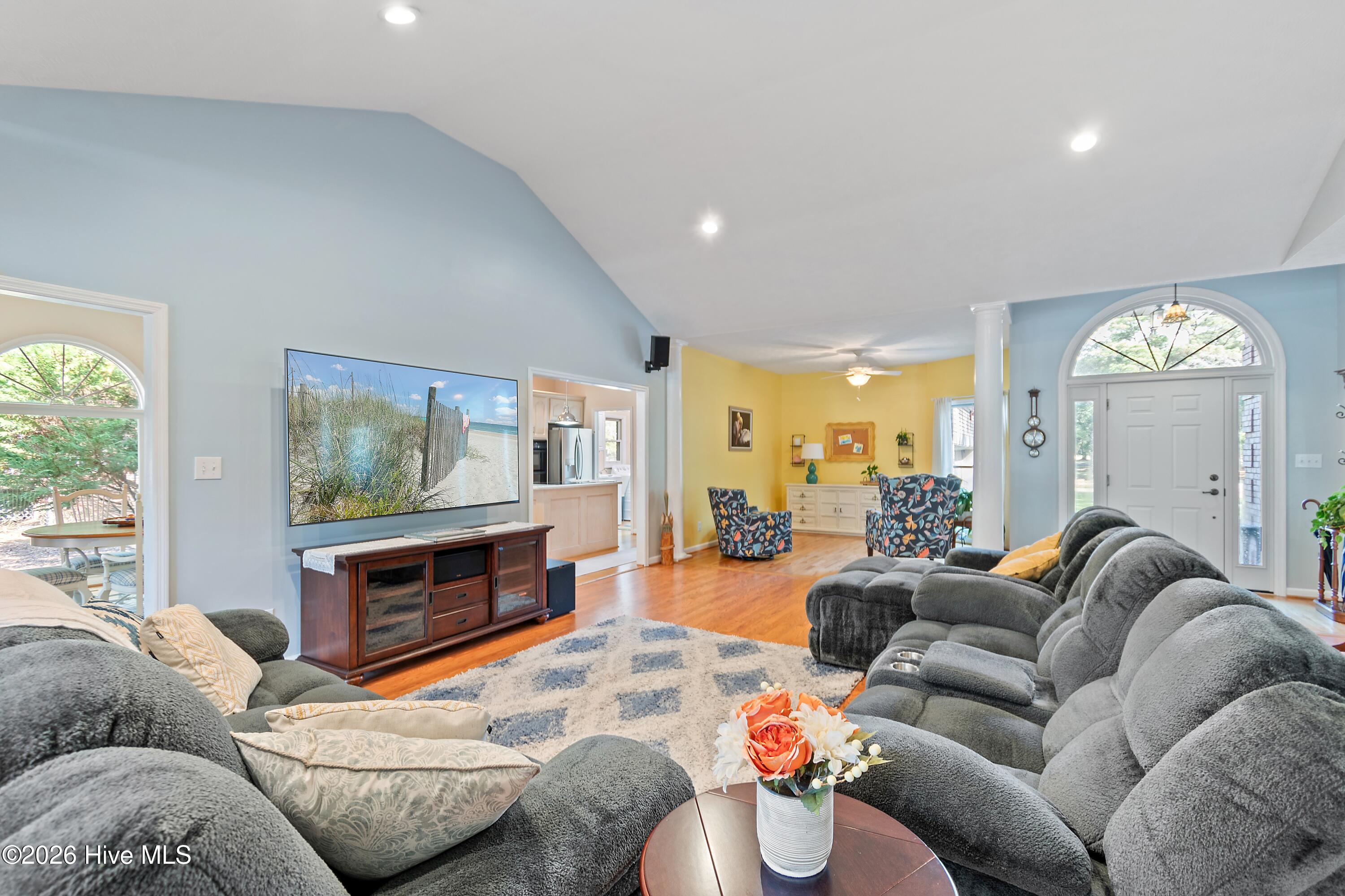 100558651 | Photo 10