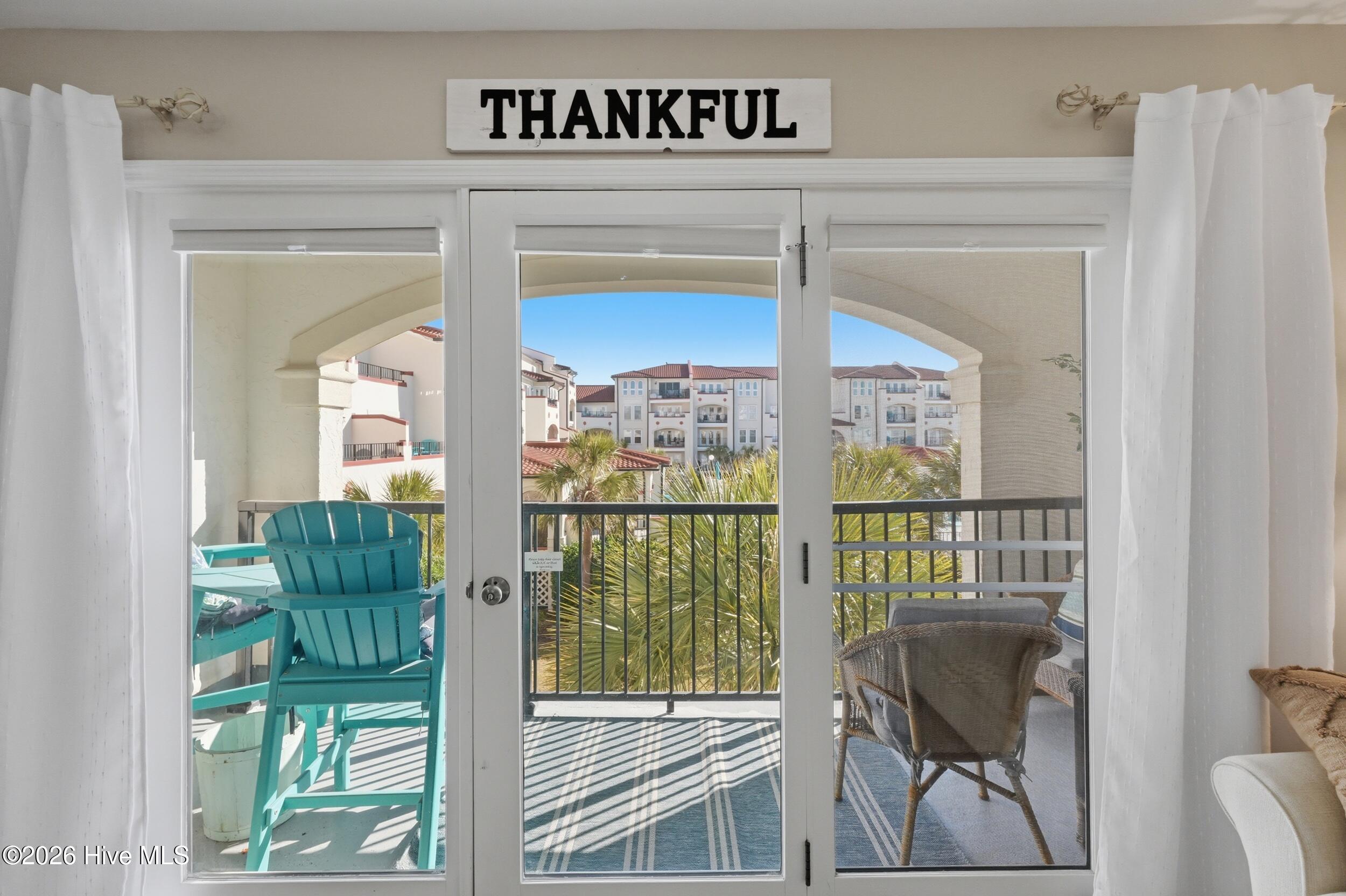 100560519 | Photo 35