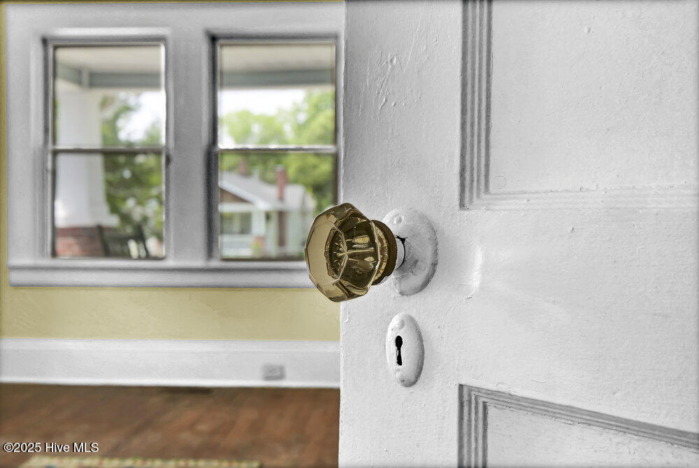 100508379 | Photo 30