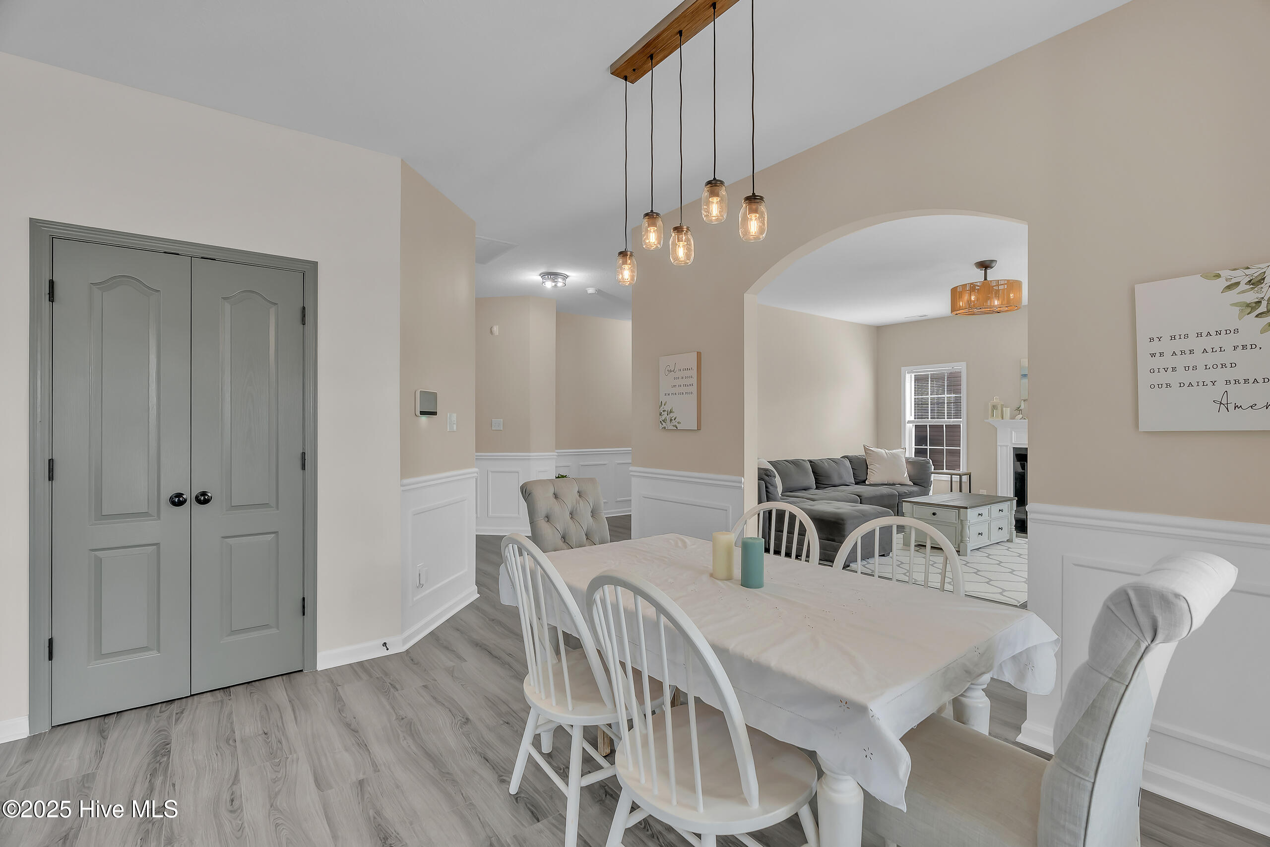 100543467 | Photo 13