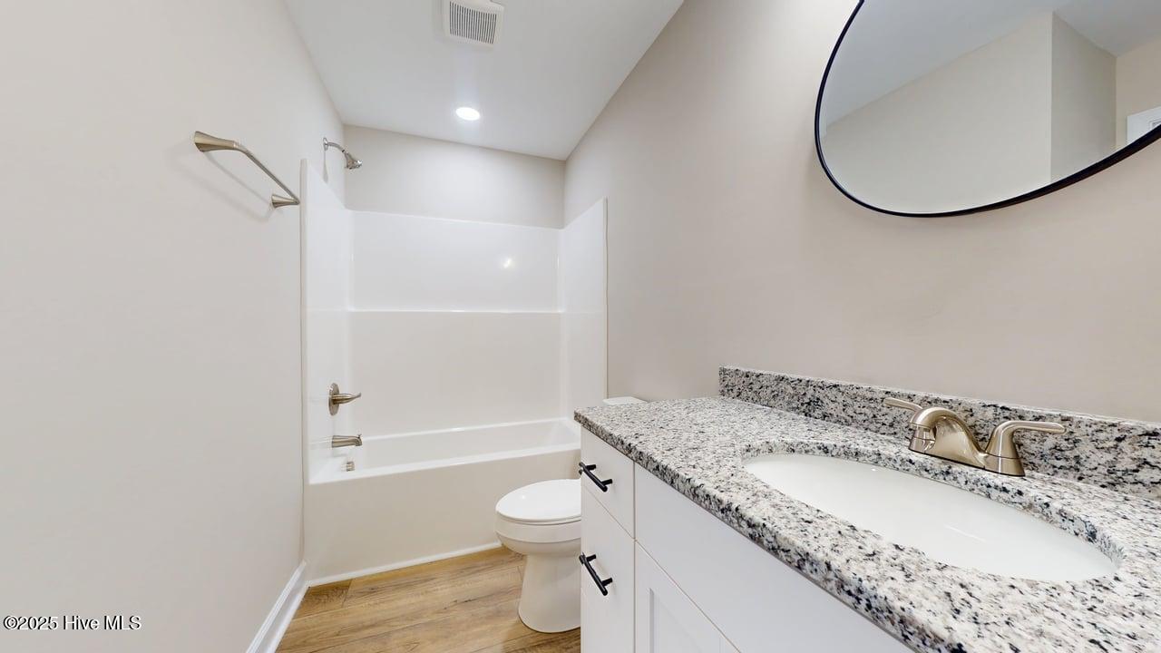 100542027 | Photo 44