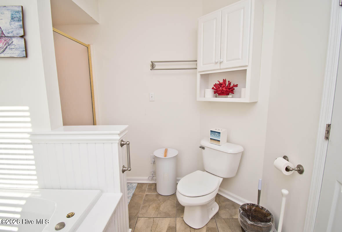 100560265 | Photo 19