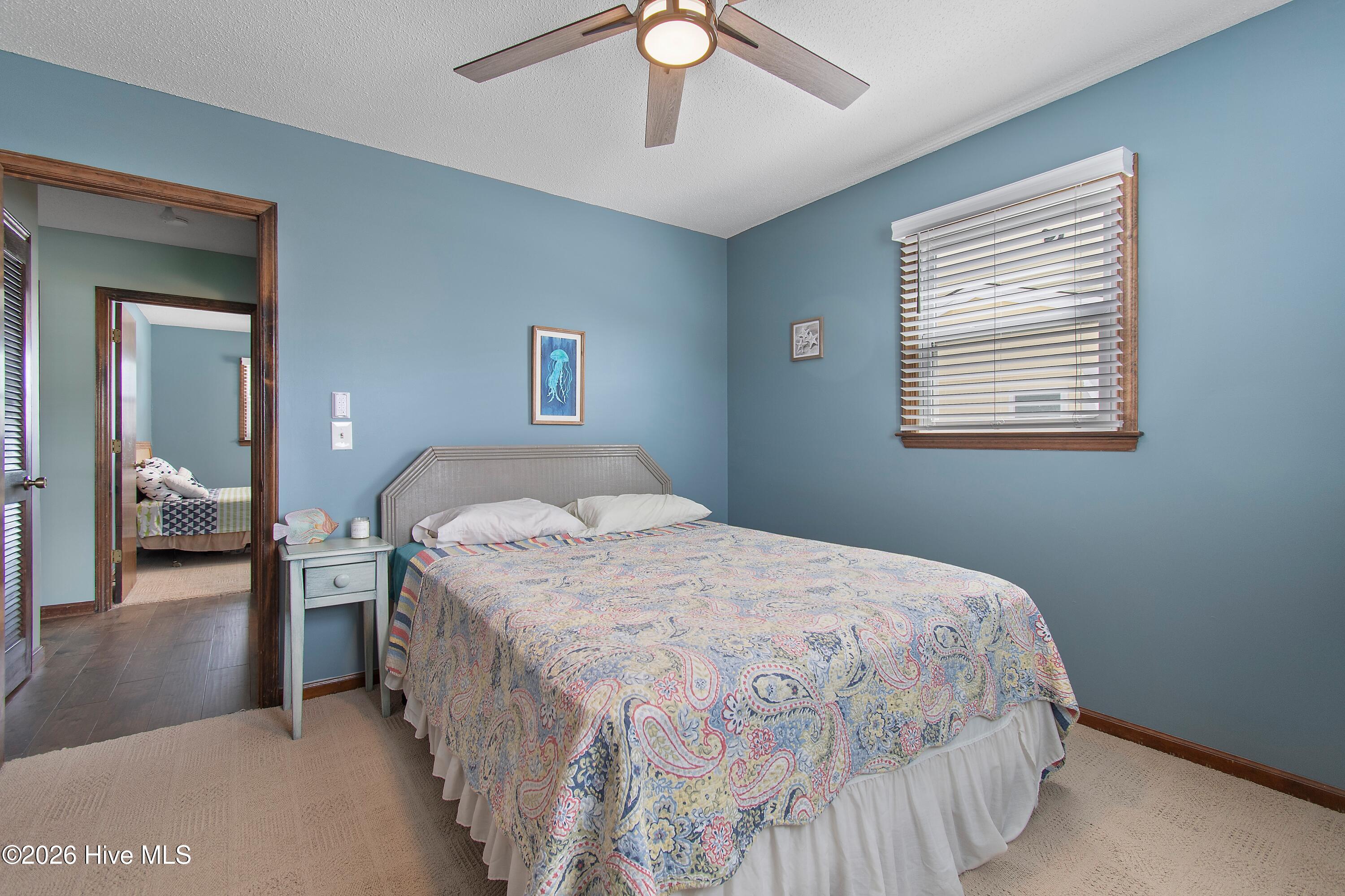 100561572 | Photo 28