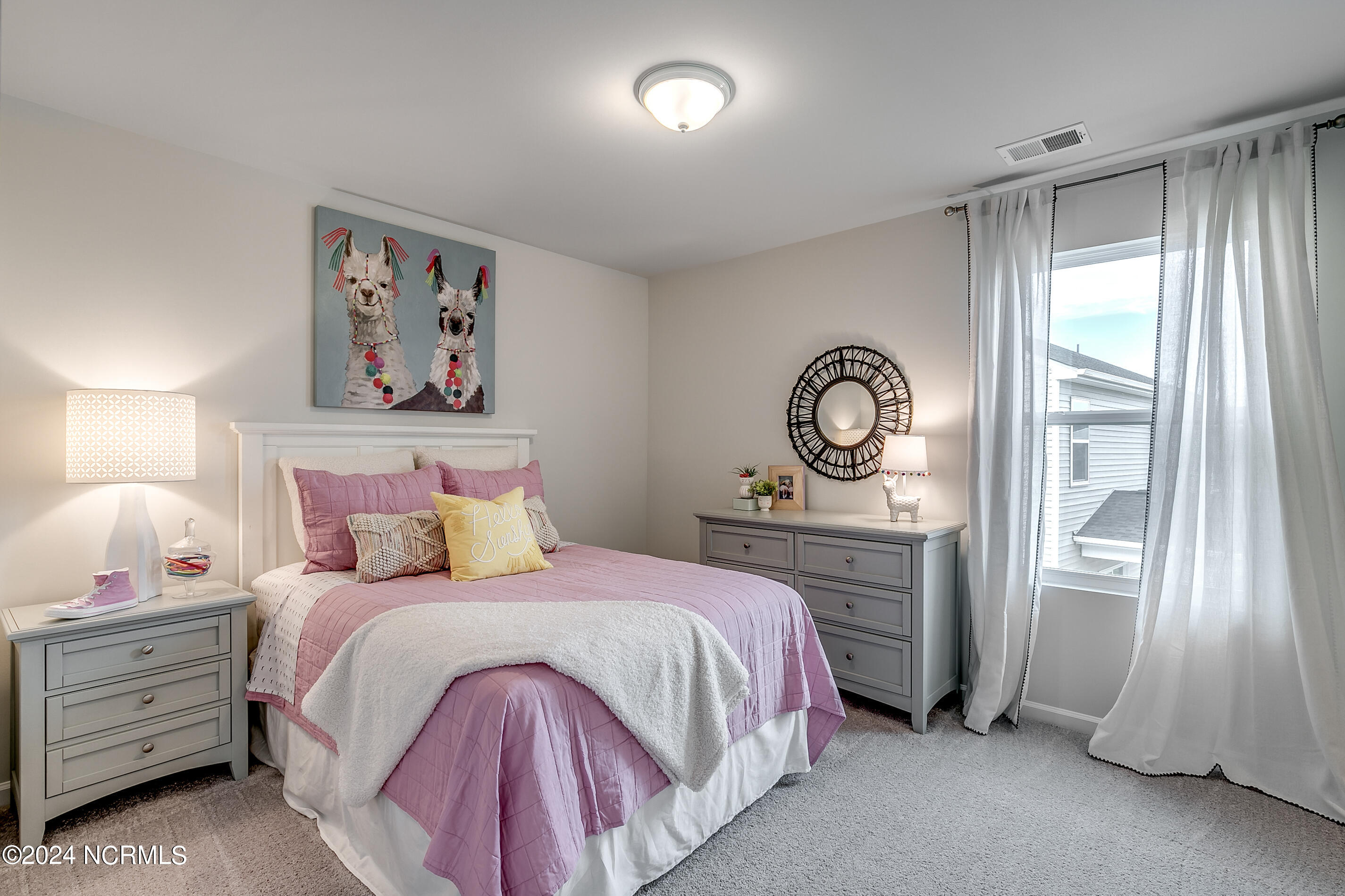 100567932 | Photo 16