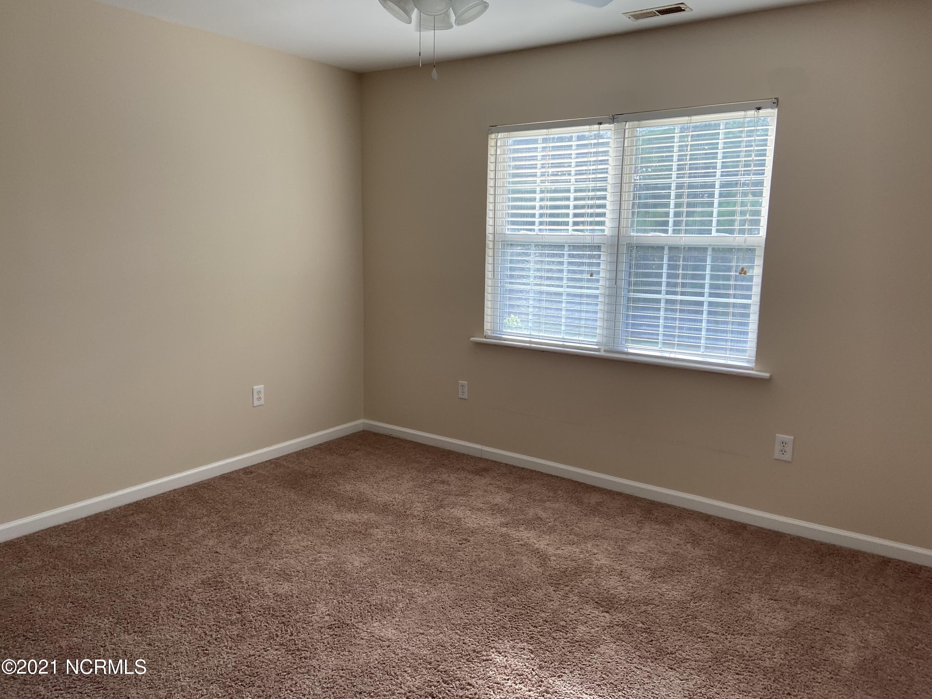 803 Courtyard W,Newport