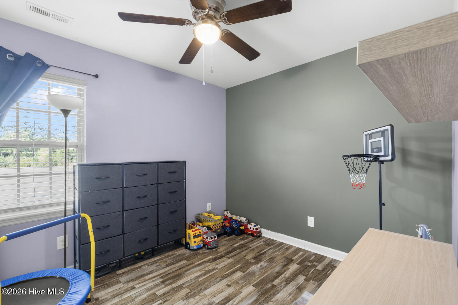 100567907 | Photo 14