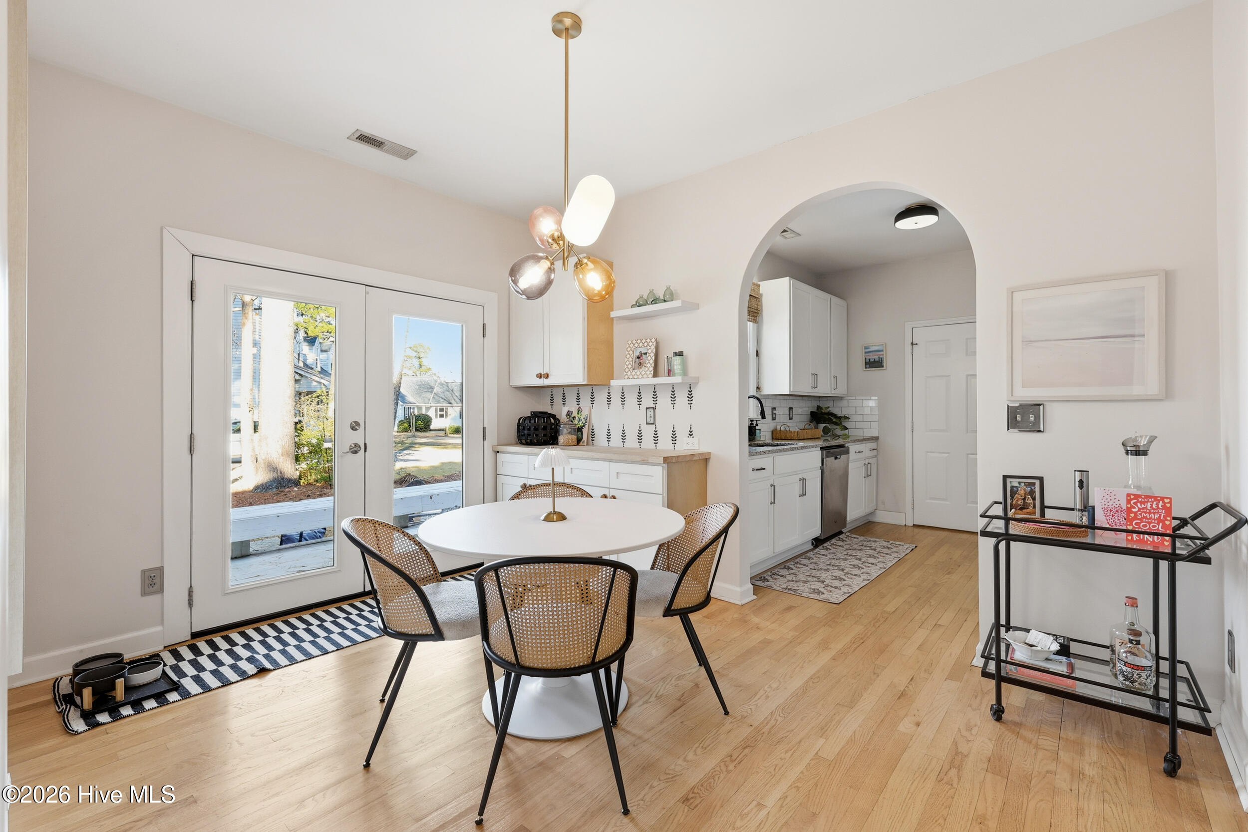 100554860 | Photo 12