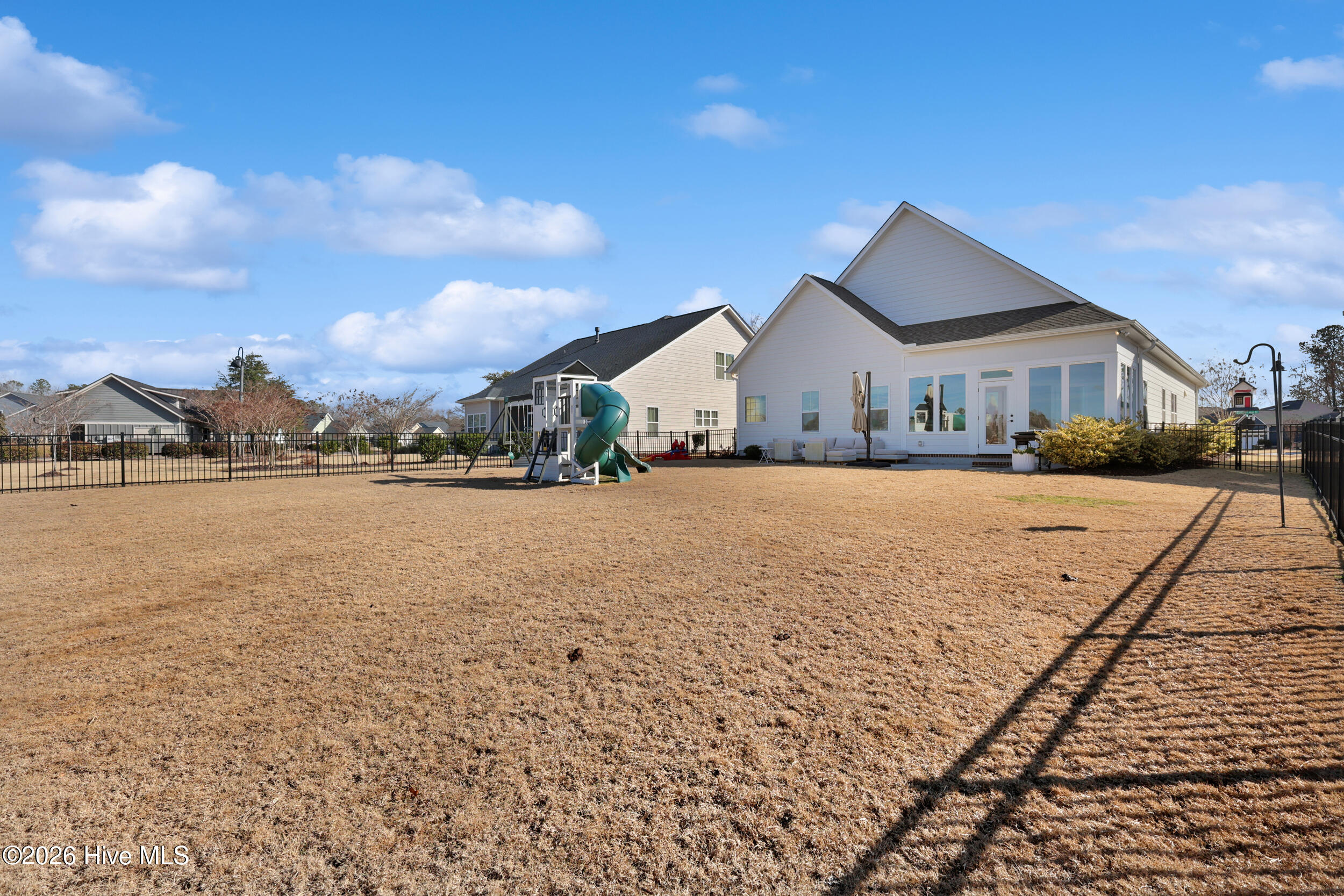 100545228 | Photo 45