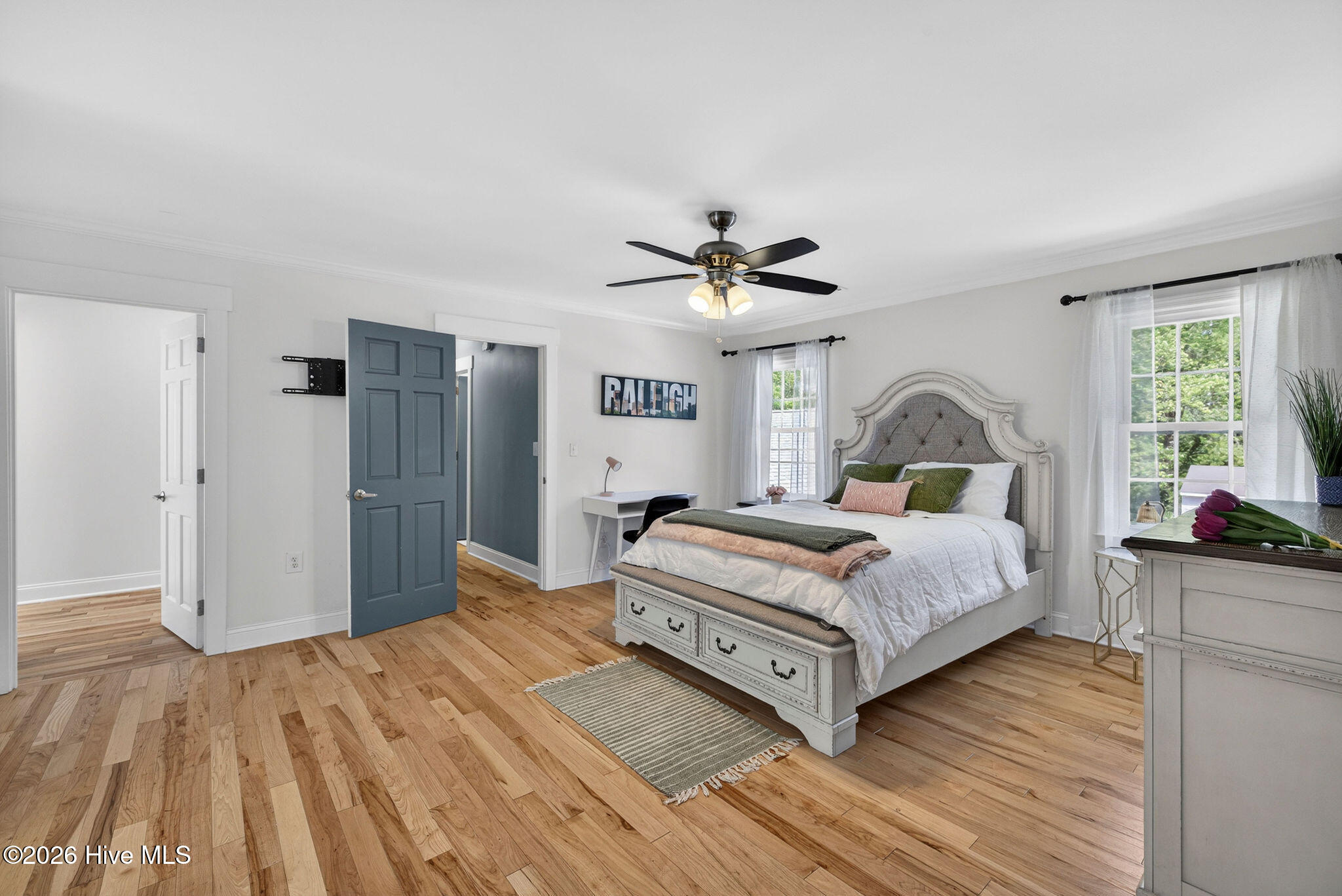 100567485 | Photo 43