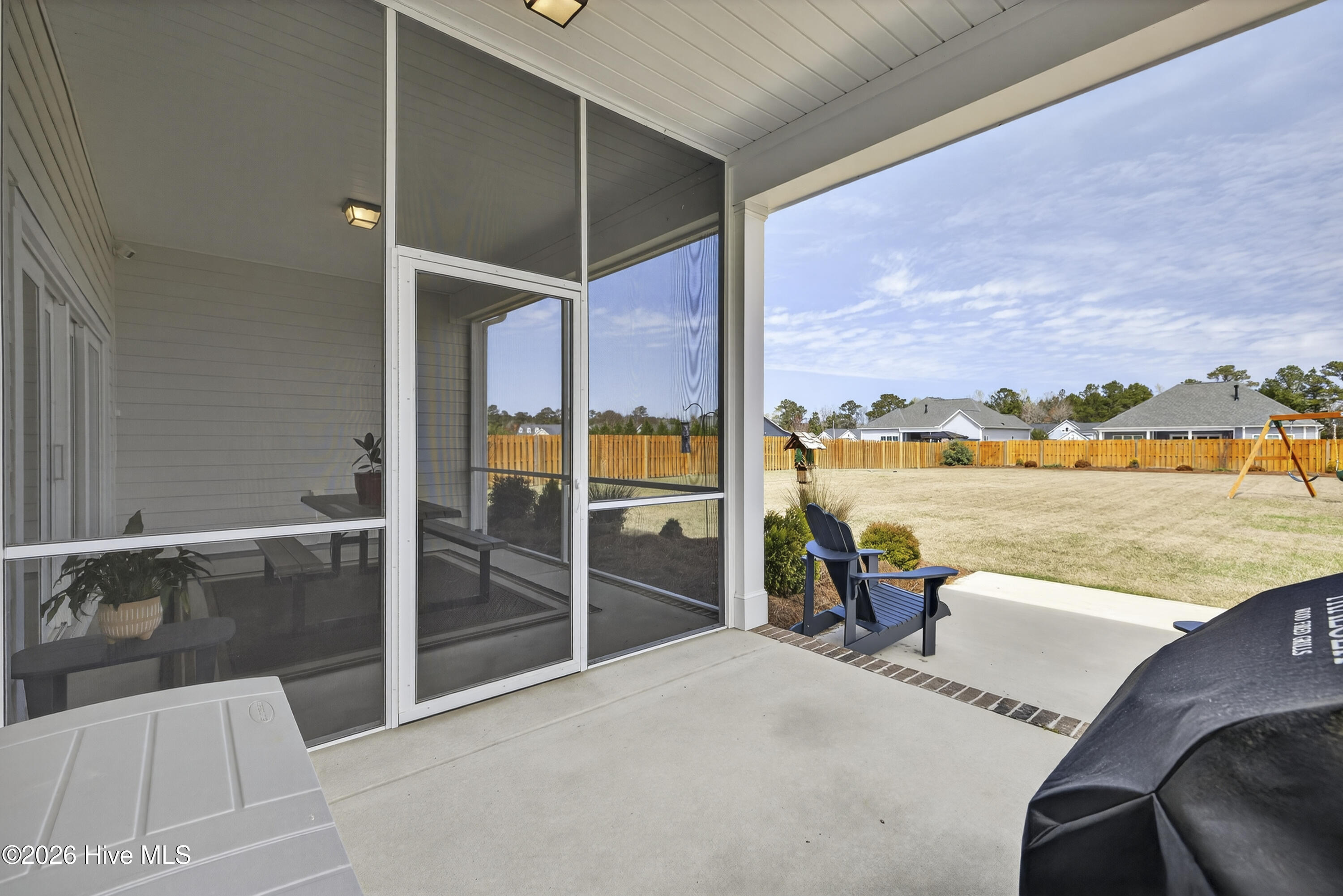 100564336 | Photo 43