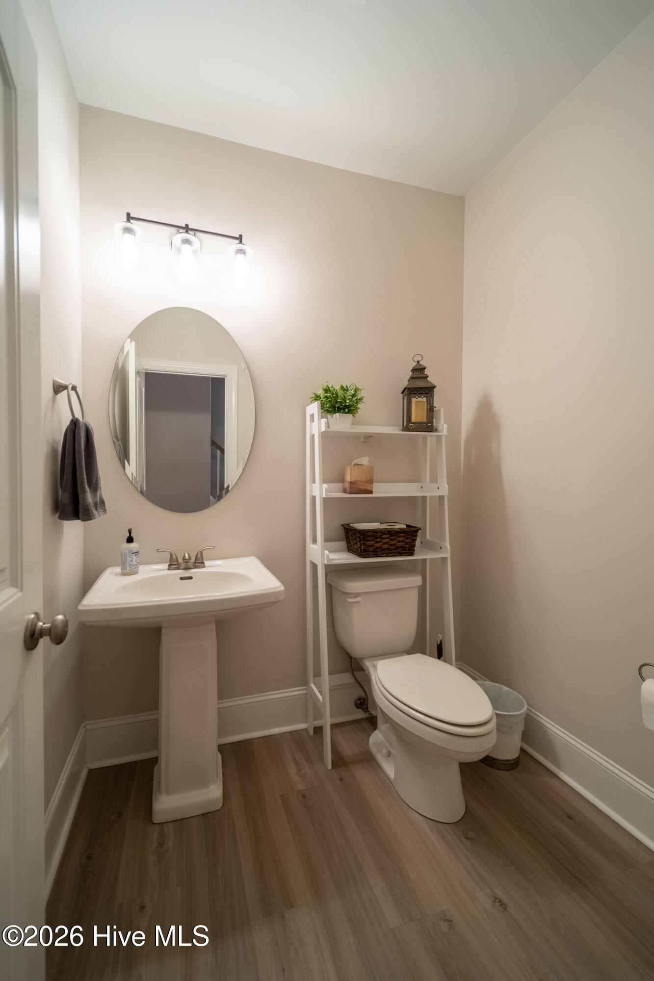 100549108 | Photo 21