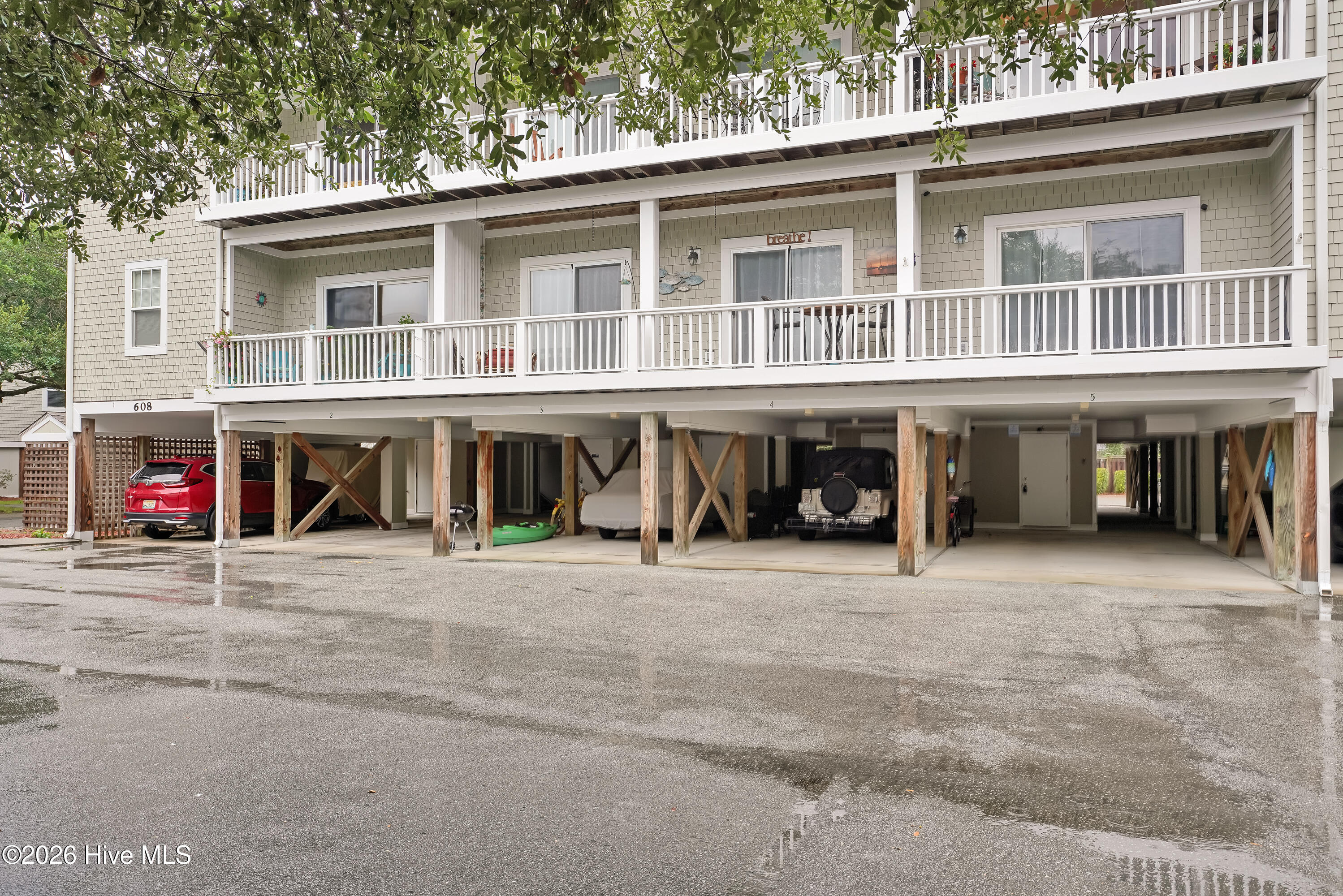 100559266 | Photo 11