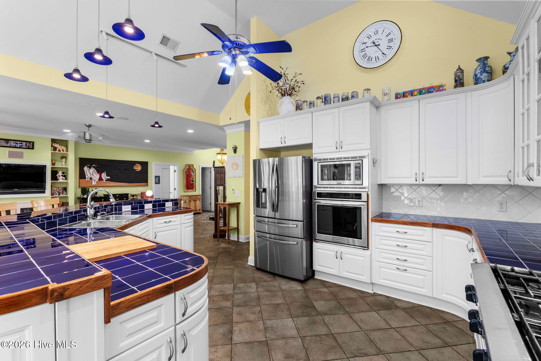 100565565 | Photo 21